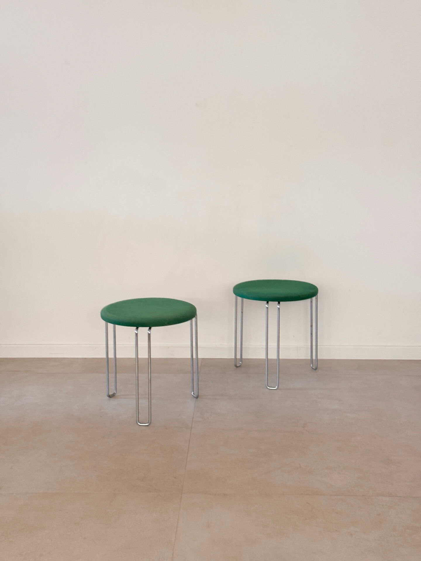 Pair of vintage Italian design stools from the 80s.