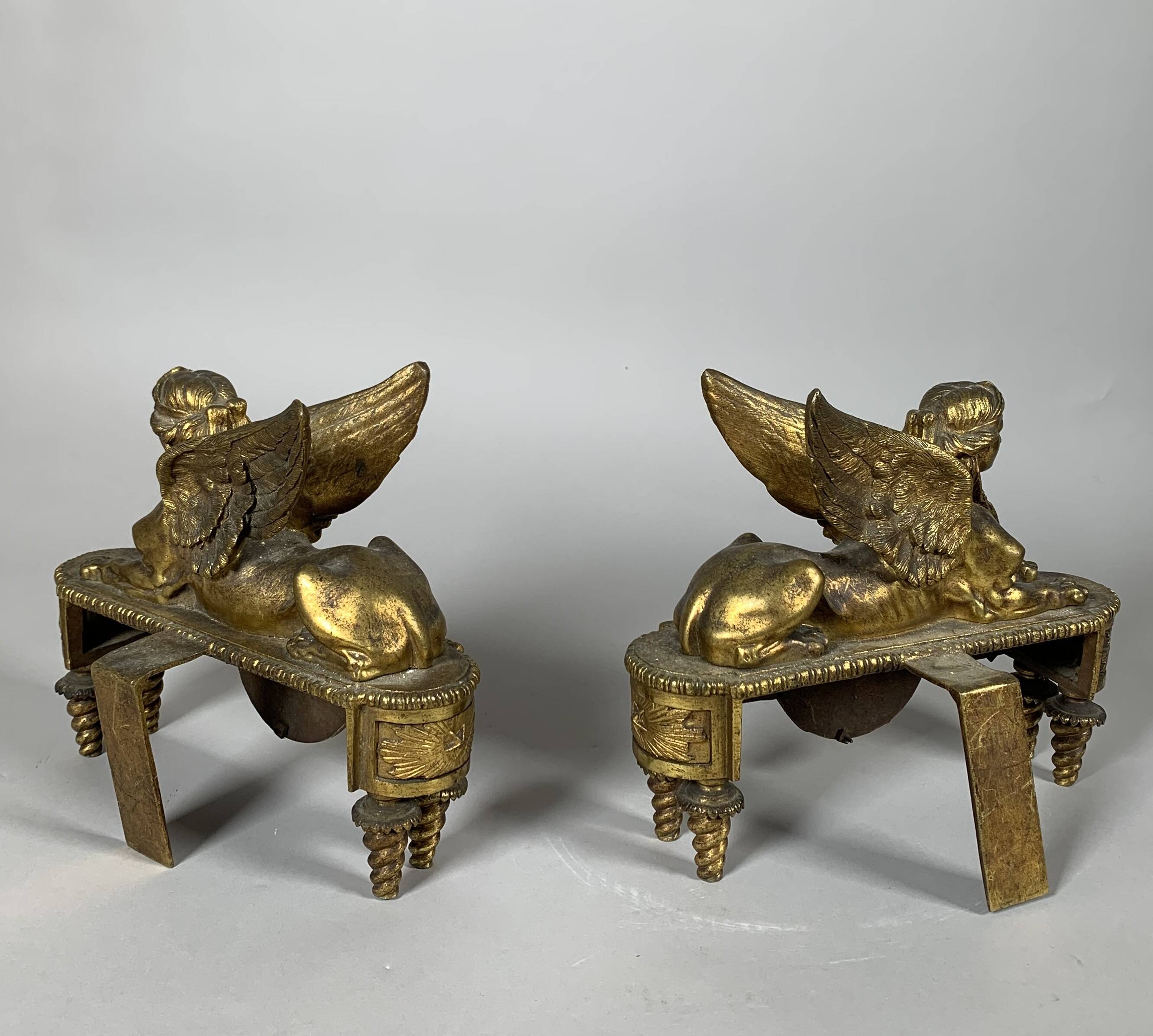 Paire De Chenets Aux Sphinges d'époque Directoire XVIIIème Siècle Attribué