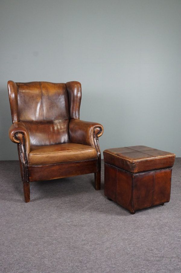 Armchair + sheepskin pouf