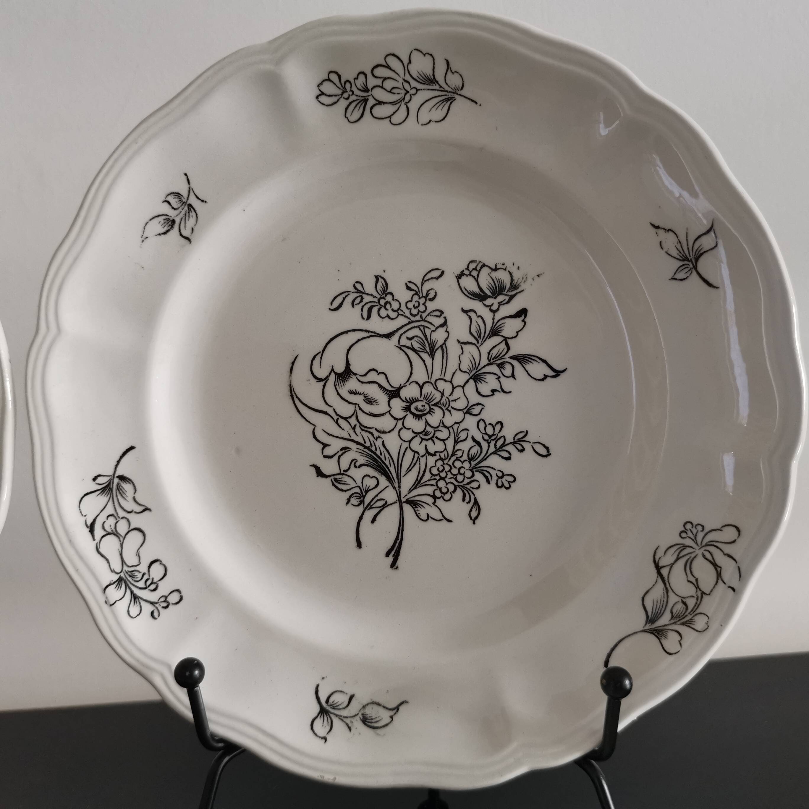 Dessert plates in half Luneville porcelain, black decor