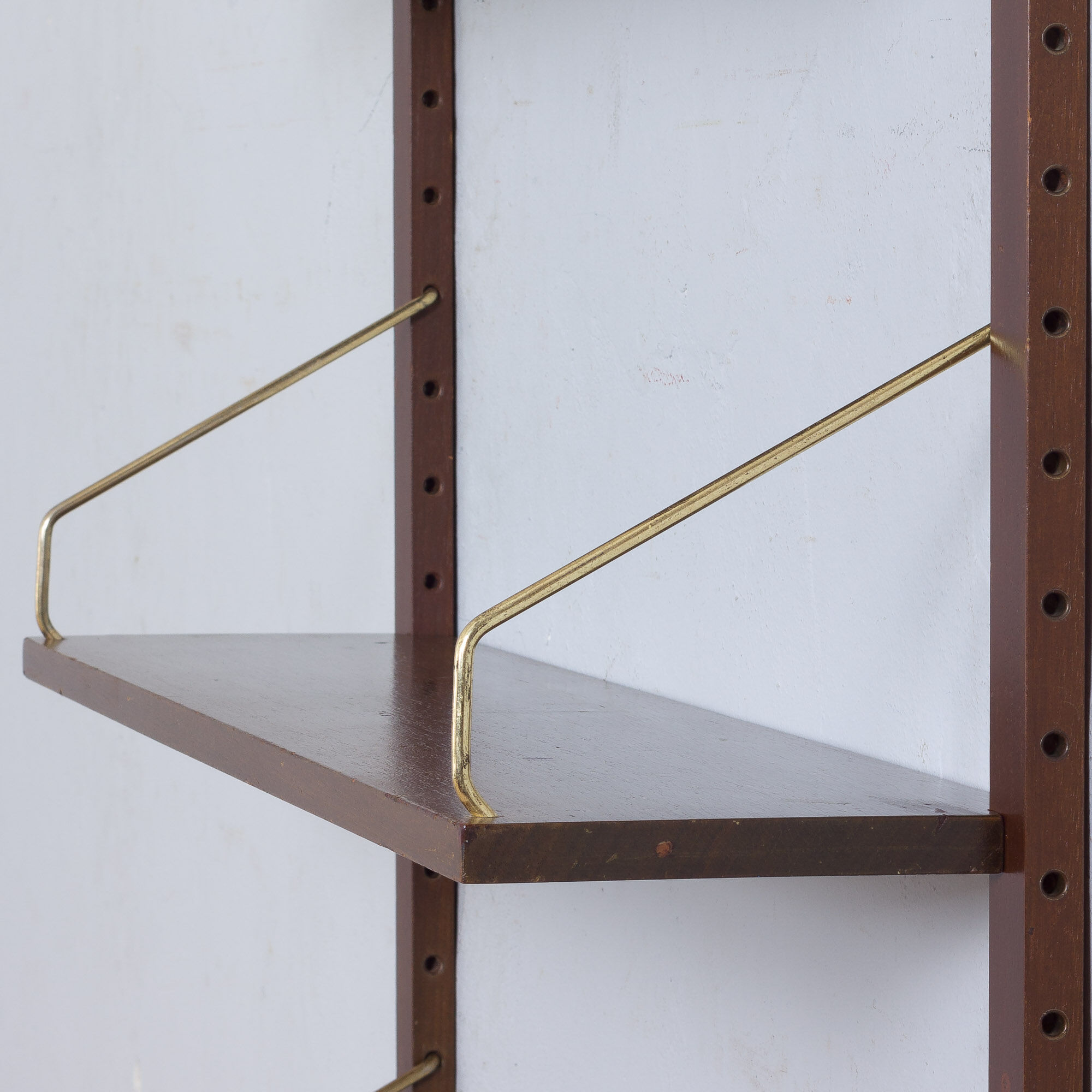 Three floating shelves wall unit
