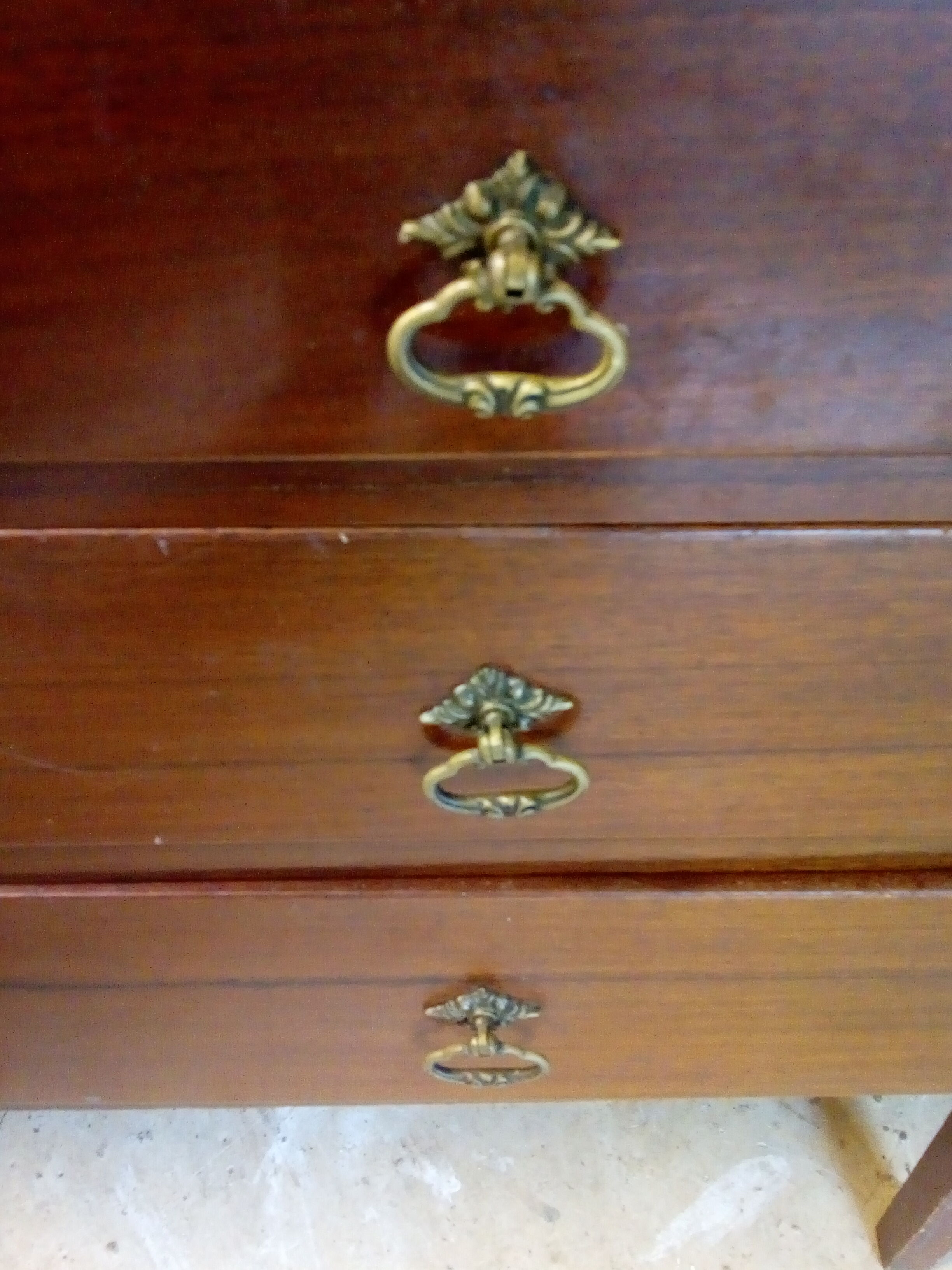 English chest of drawers in massive mahogany