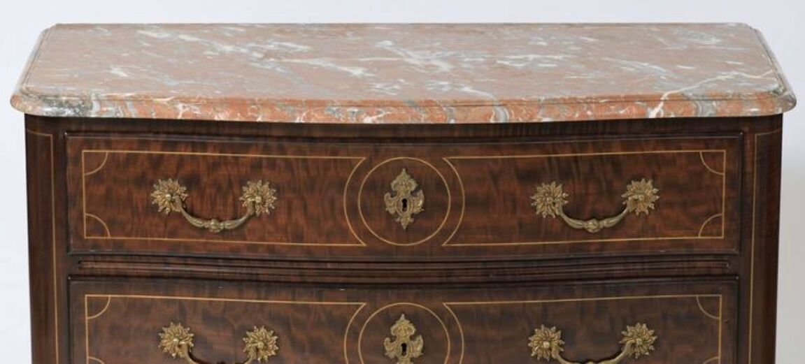 Commode, bois de rose, style régence, fin XlXème siècle