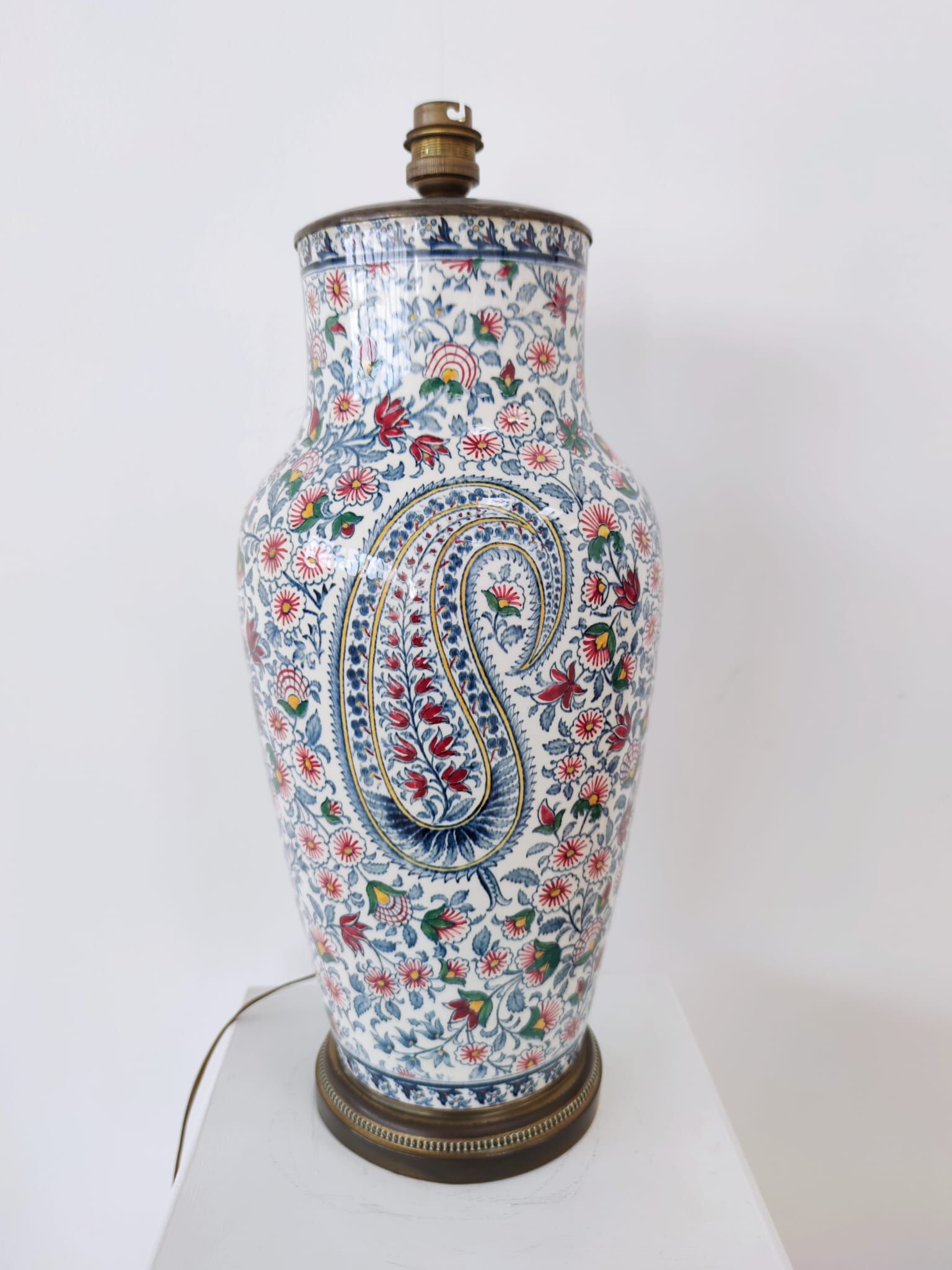 Porcelain lamp foot decorated with Cashemere decoration