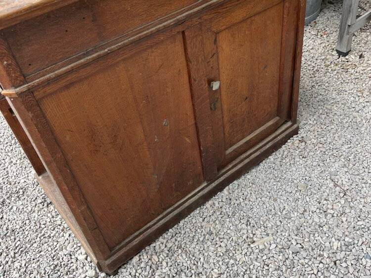 Minister's desk in oak
