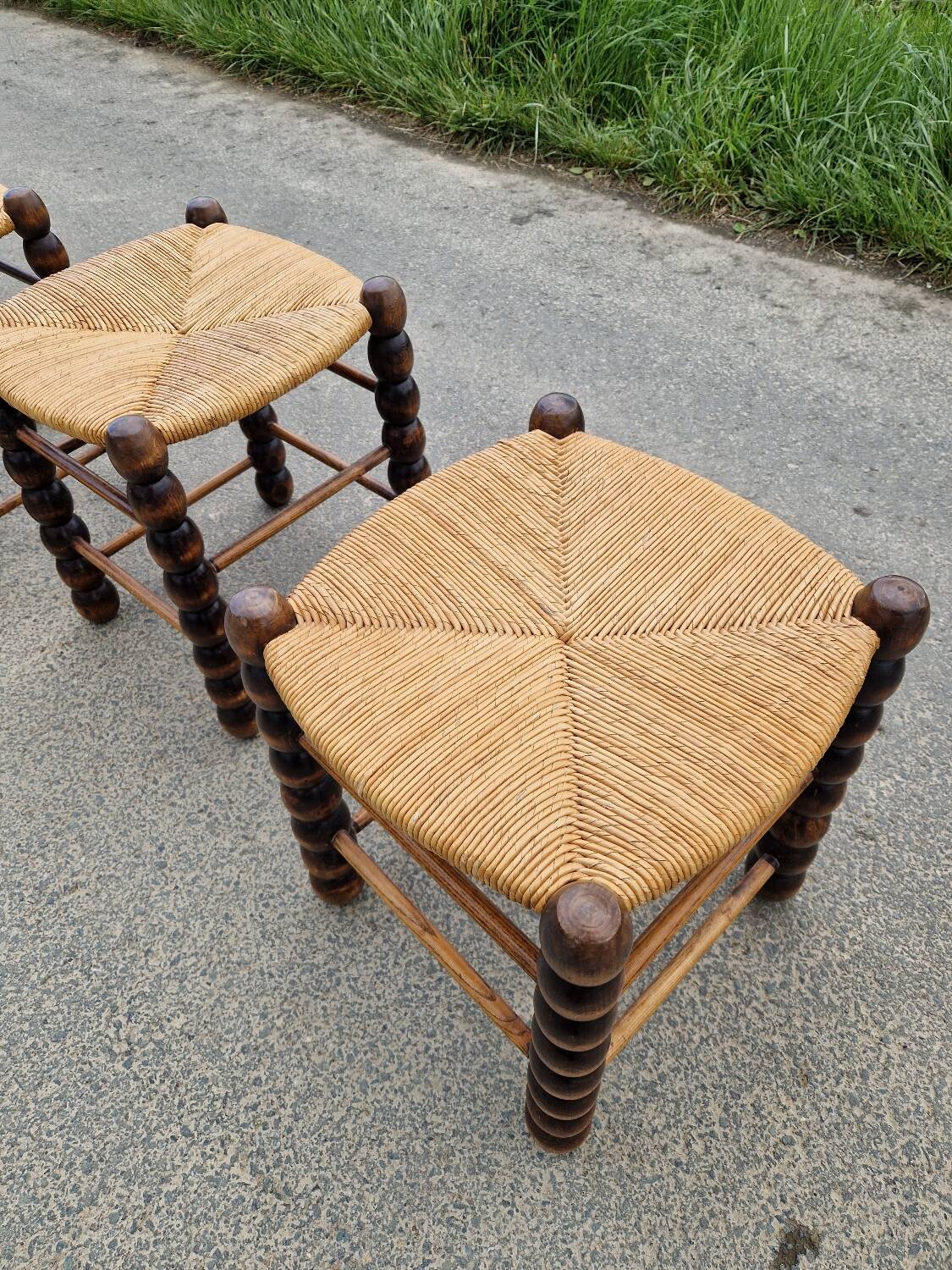 Set of 3 country straw stools