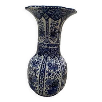 Delfts earthenware vase by Royal Sphinx Boch