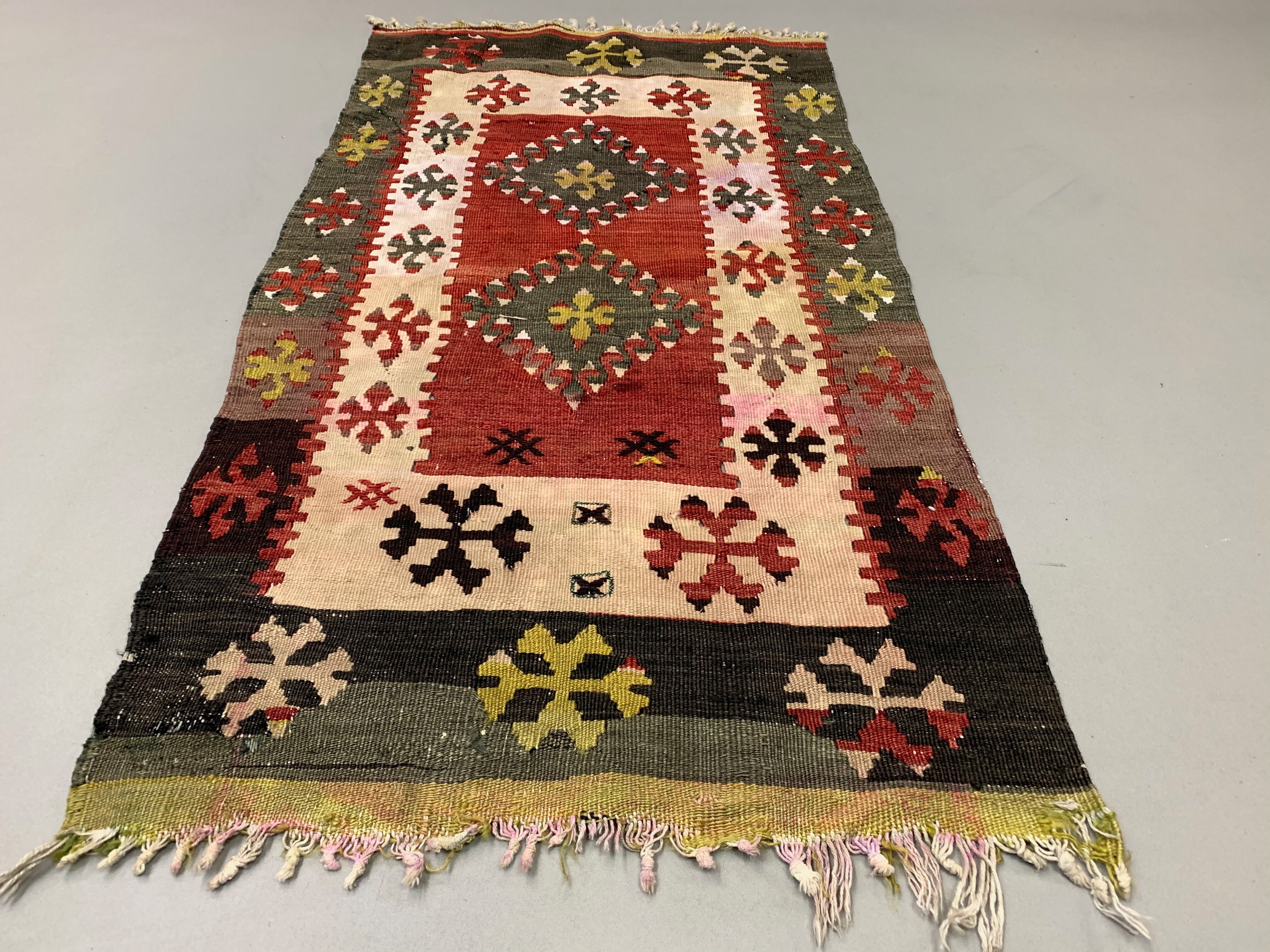 Vintage turkish kilim 105x58 cm shabby wool