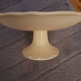 Presentation dish on earthenware foot