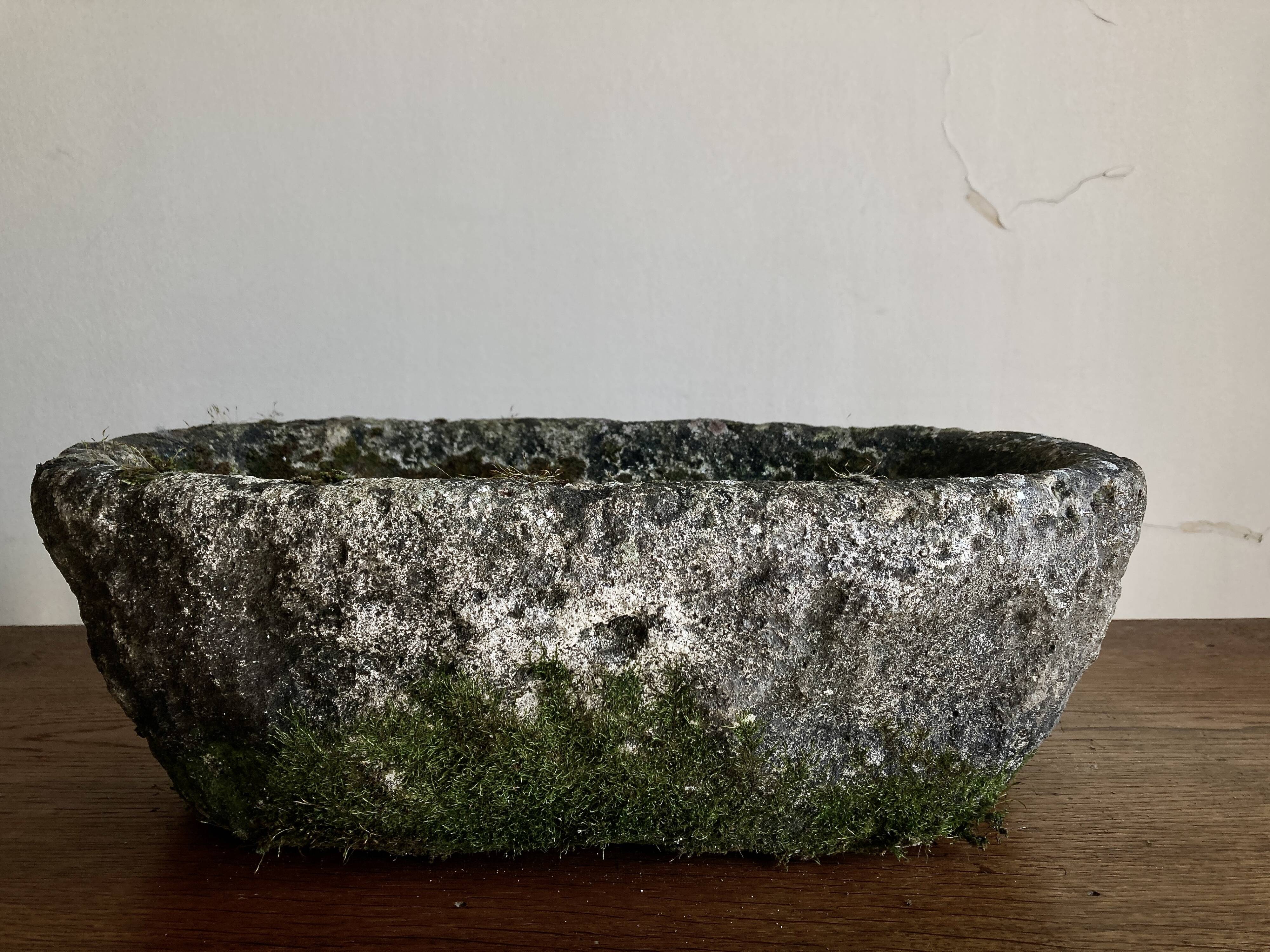 Jardinière de pierre creusée massive 1950