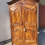 Louis xv cabinet in walnut gendarme’s hat