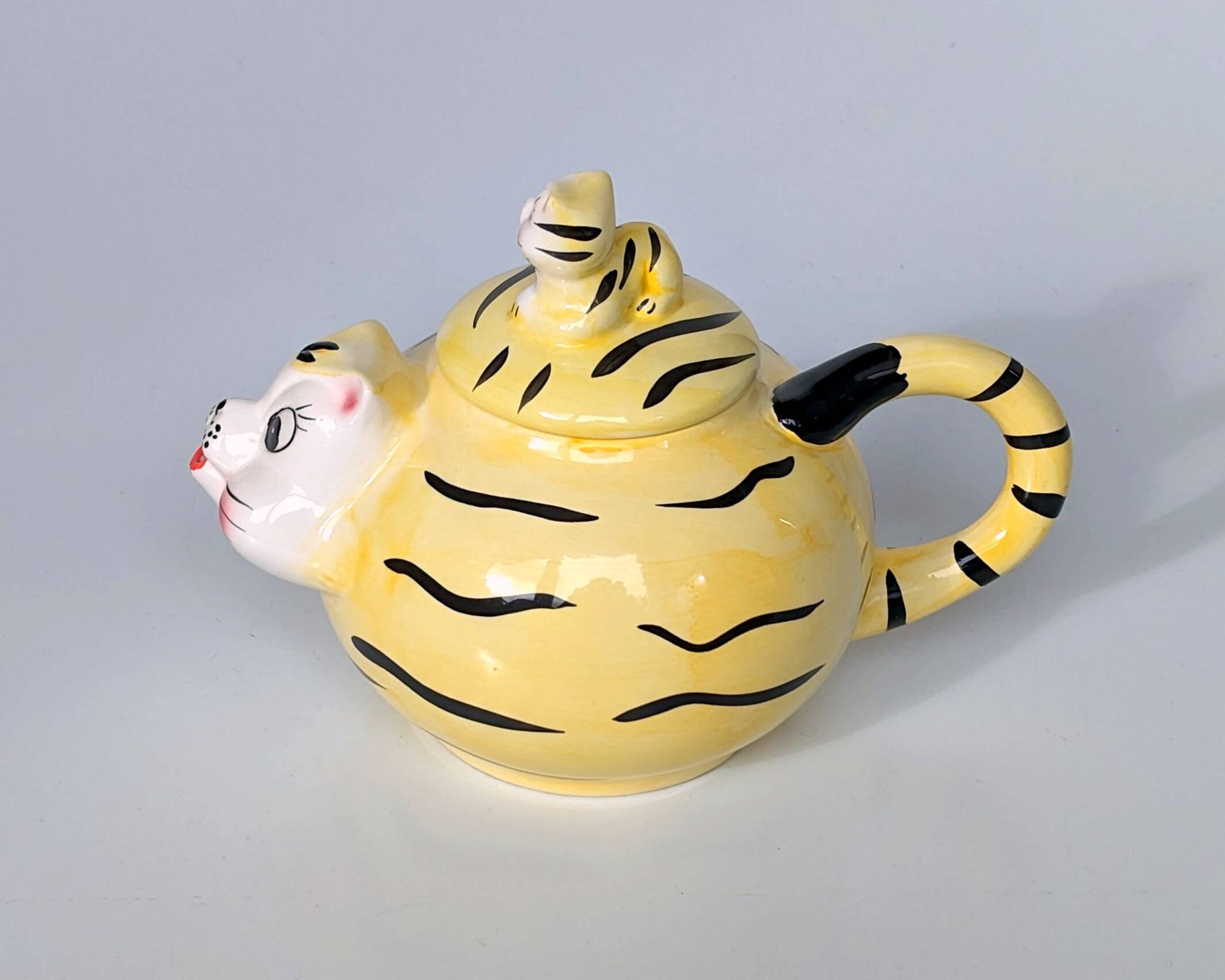 Anthropomorphic teapot coffee maker Tiger and baby tiger - Height 16 cm x Diameter 14 cm