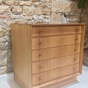 Oak chest of drawers