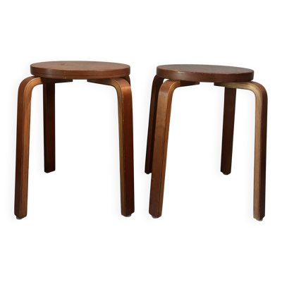 Paire de tabourets Artek modèle E60 (version rare à 4 pieds), Alvar Aalto