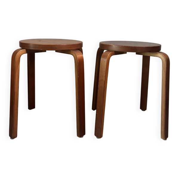 Paire de tabourets Artek modèle E60 (version rare à 4 pieds), Alvar Aalto