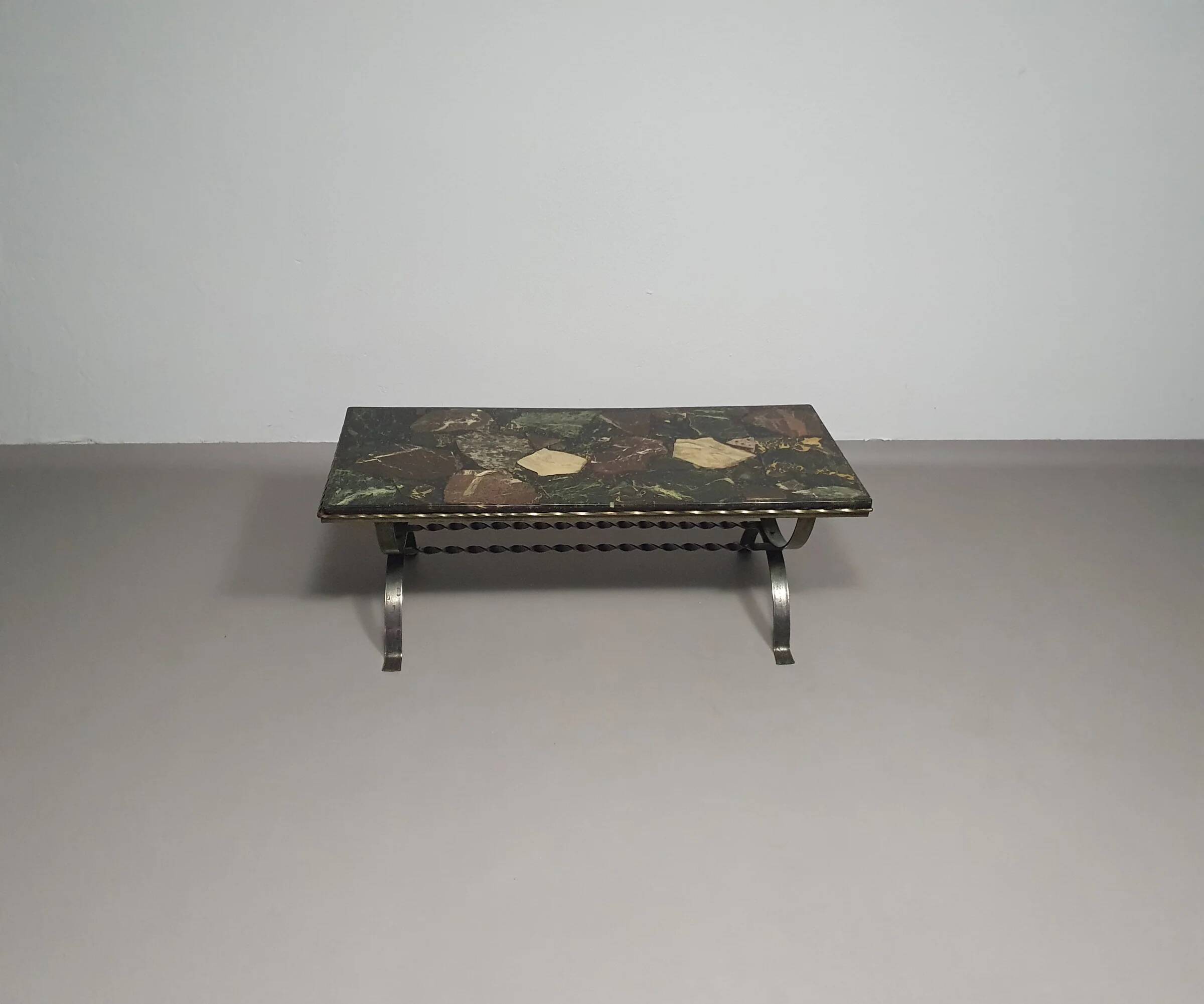 Table basse en résine/marbre années 70