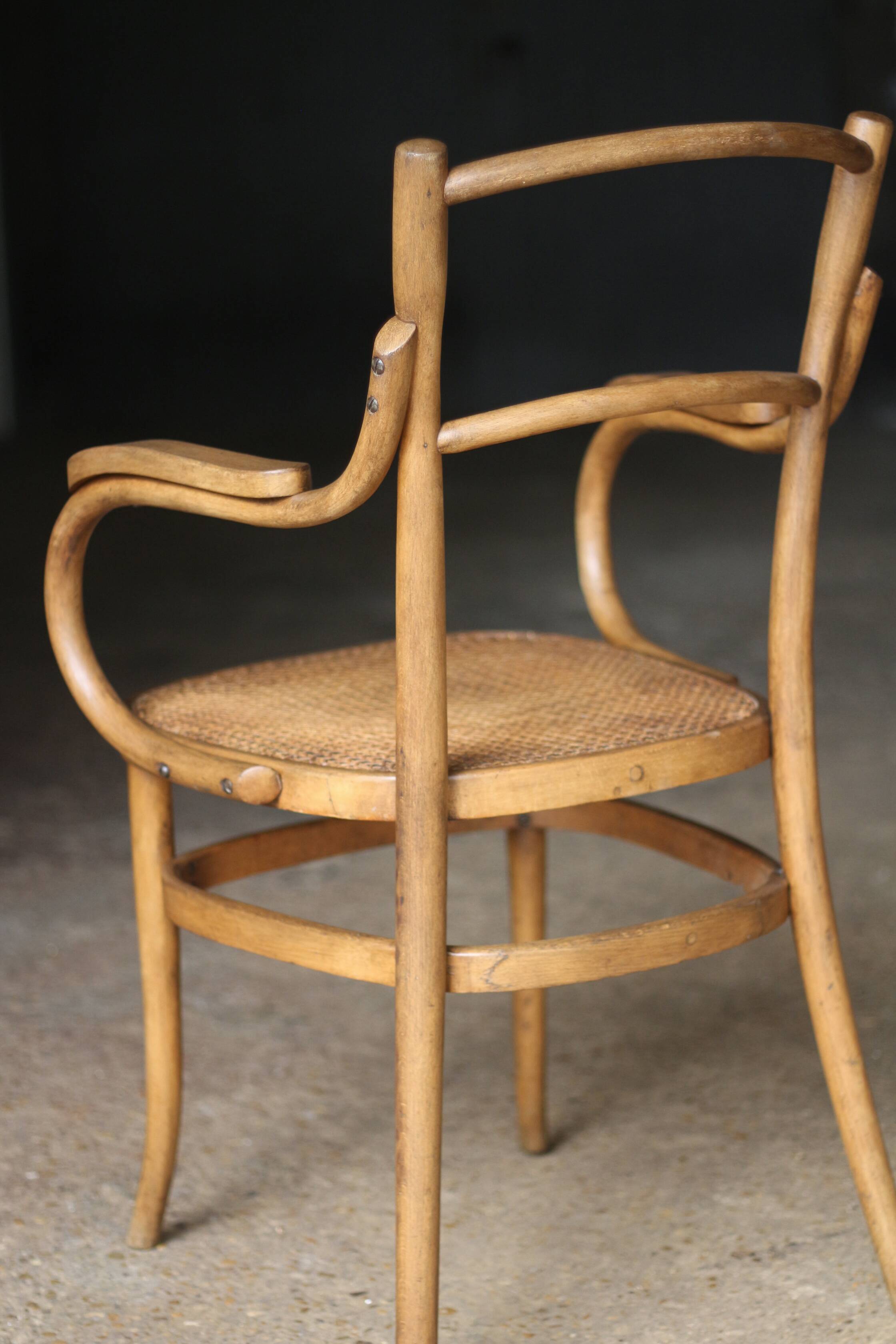 fauteuil en bois courbé  (Cambier ou Carton) vers 1900.