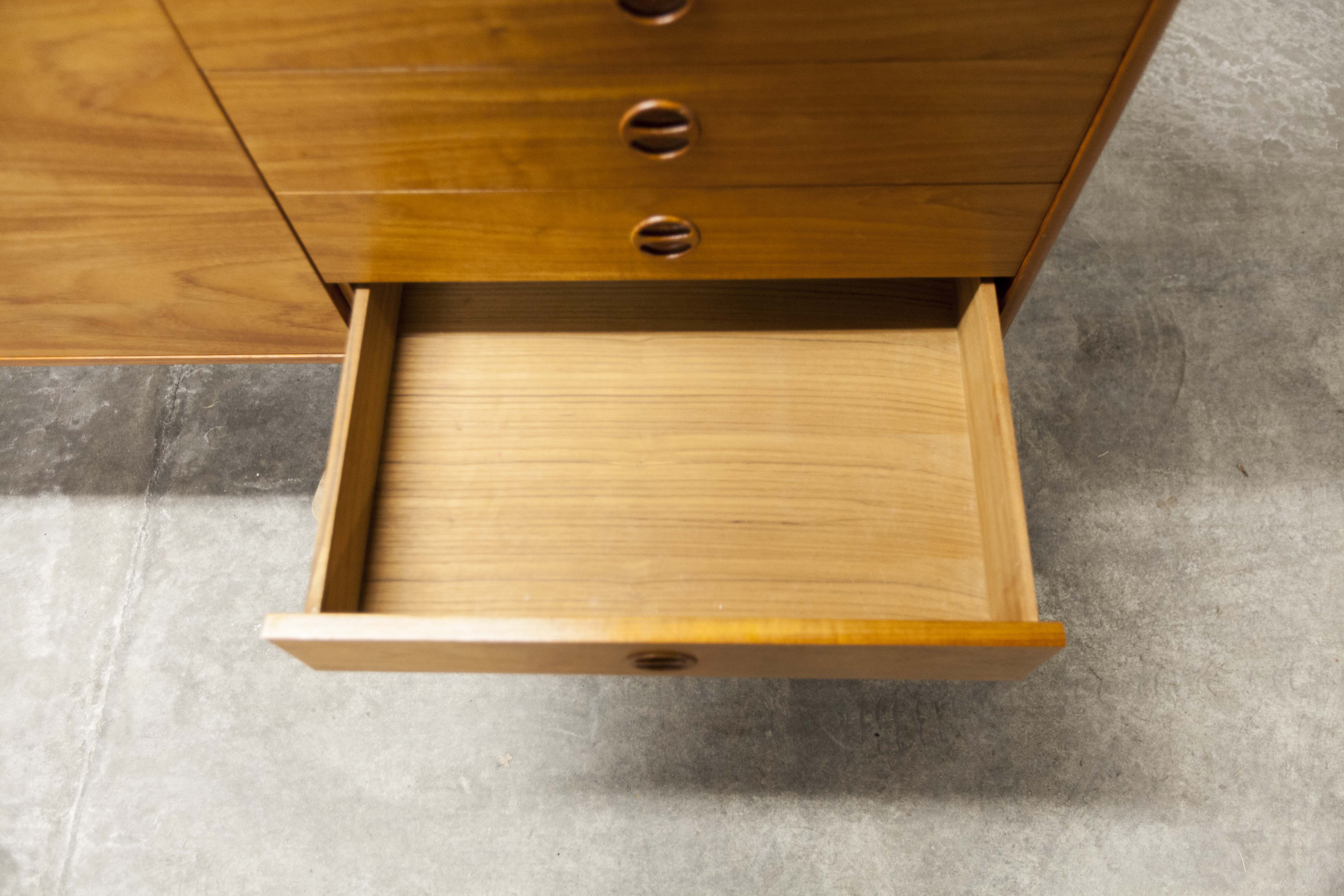 Scandinavian high enfilade 1960 solid teak