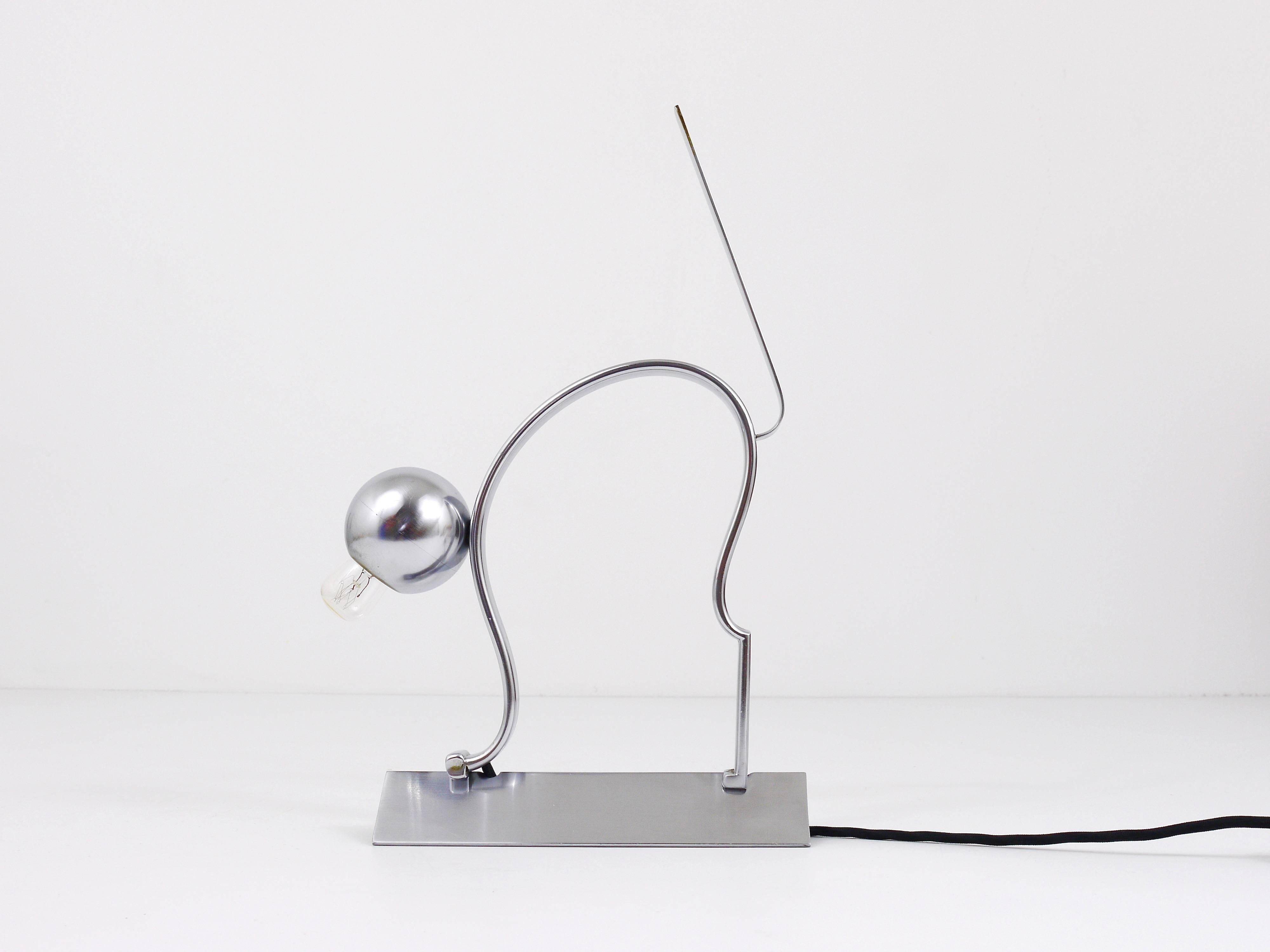 Table lamp sculpture of a cat in the Hagenauer style from the 1930s Art Deco.