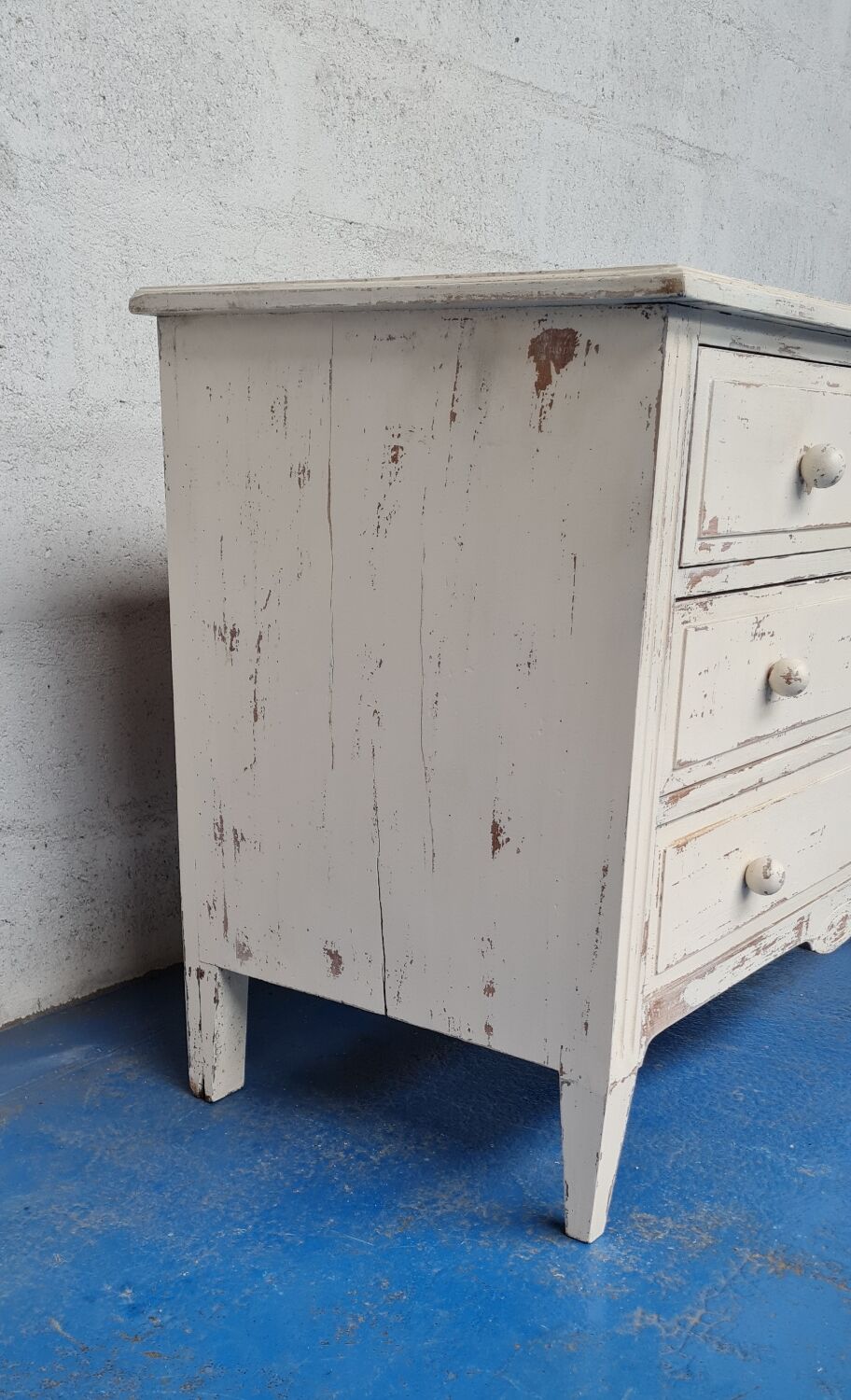 Vintage patina chest of drawers