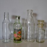 Ensemble d'anciennes bouteilles en verre