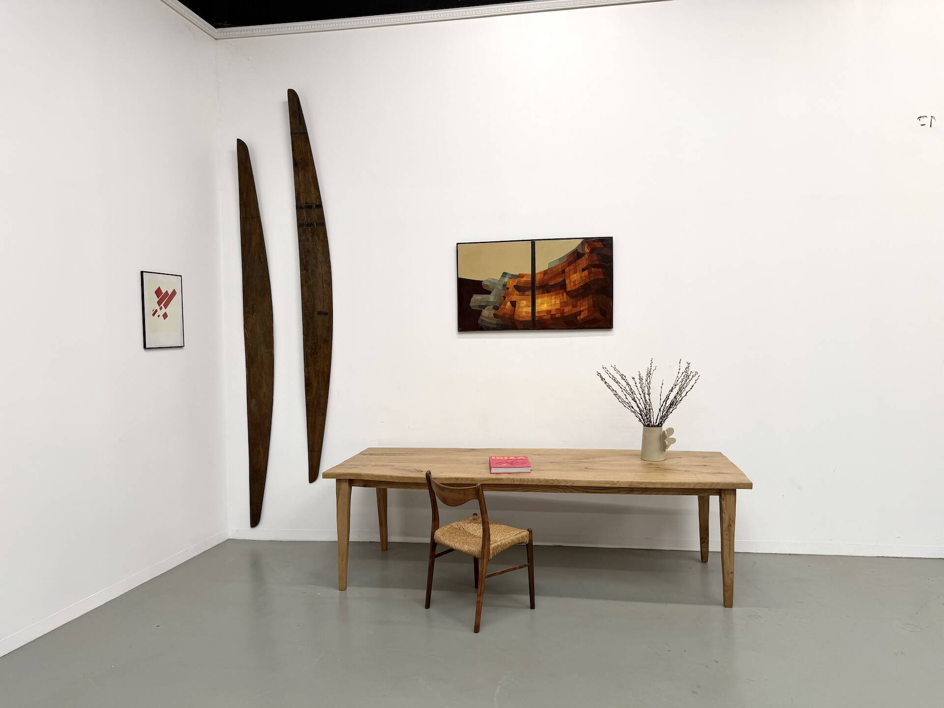 Grande table de salle à manger en chêne massif, au format XXL.
