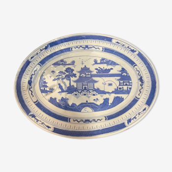 Ancient blue and white Chinese dish with rare temple