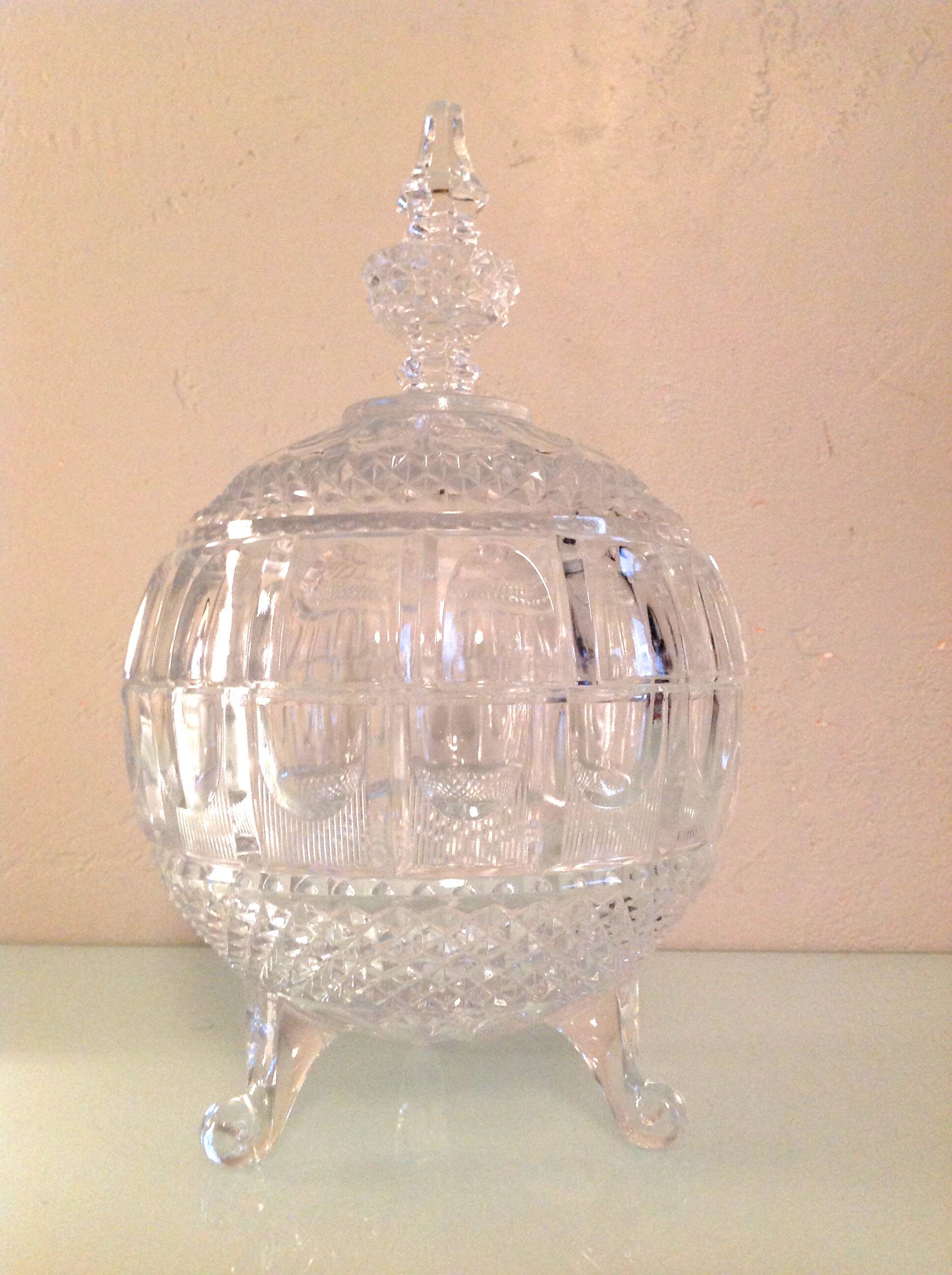 Globe candy box on tripod legs in chiseled glass / vintage 60s-70s