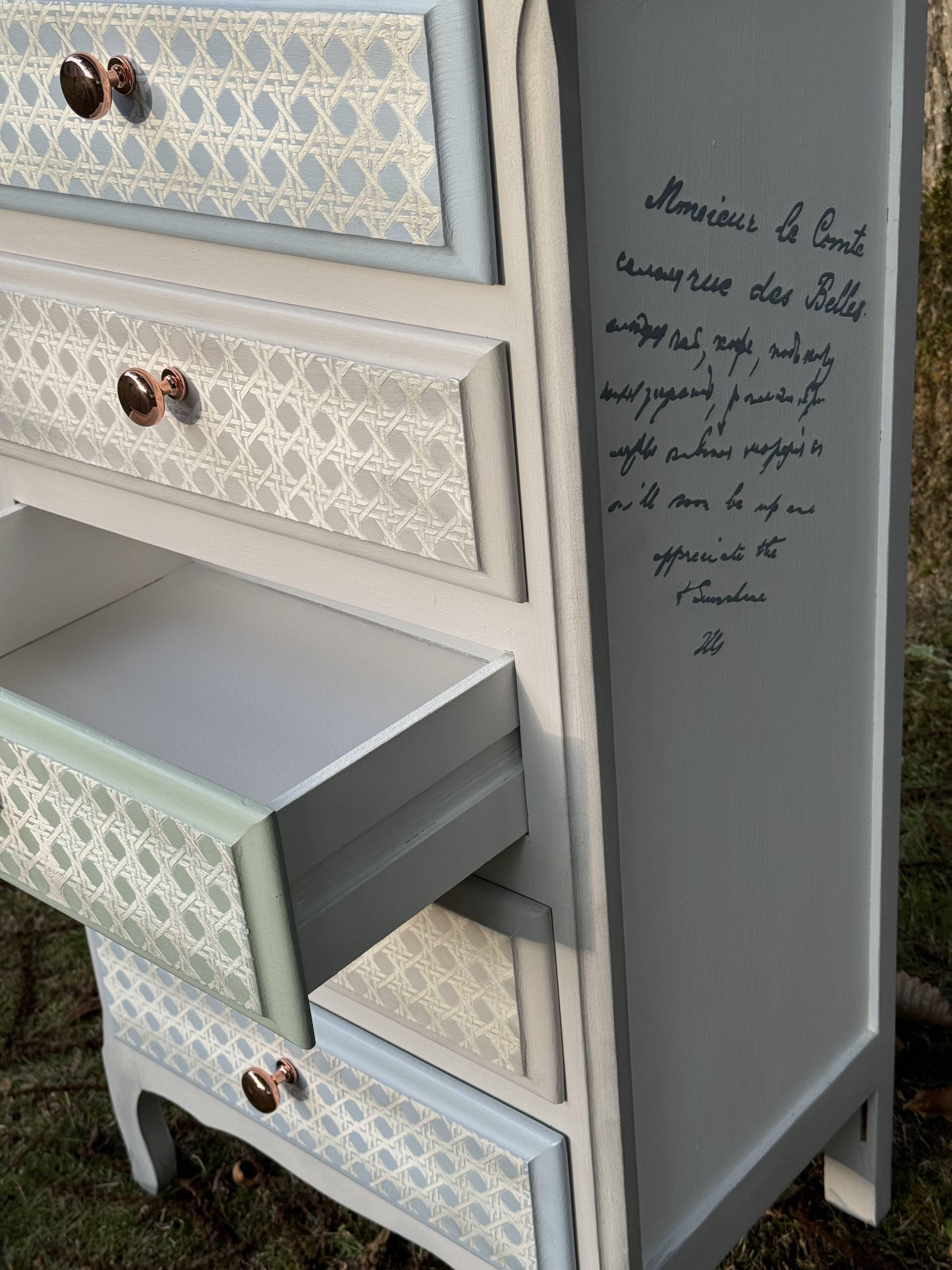 Chest of drawers