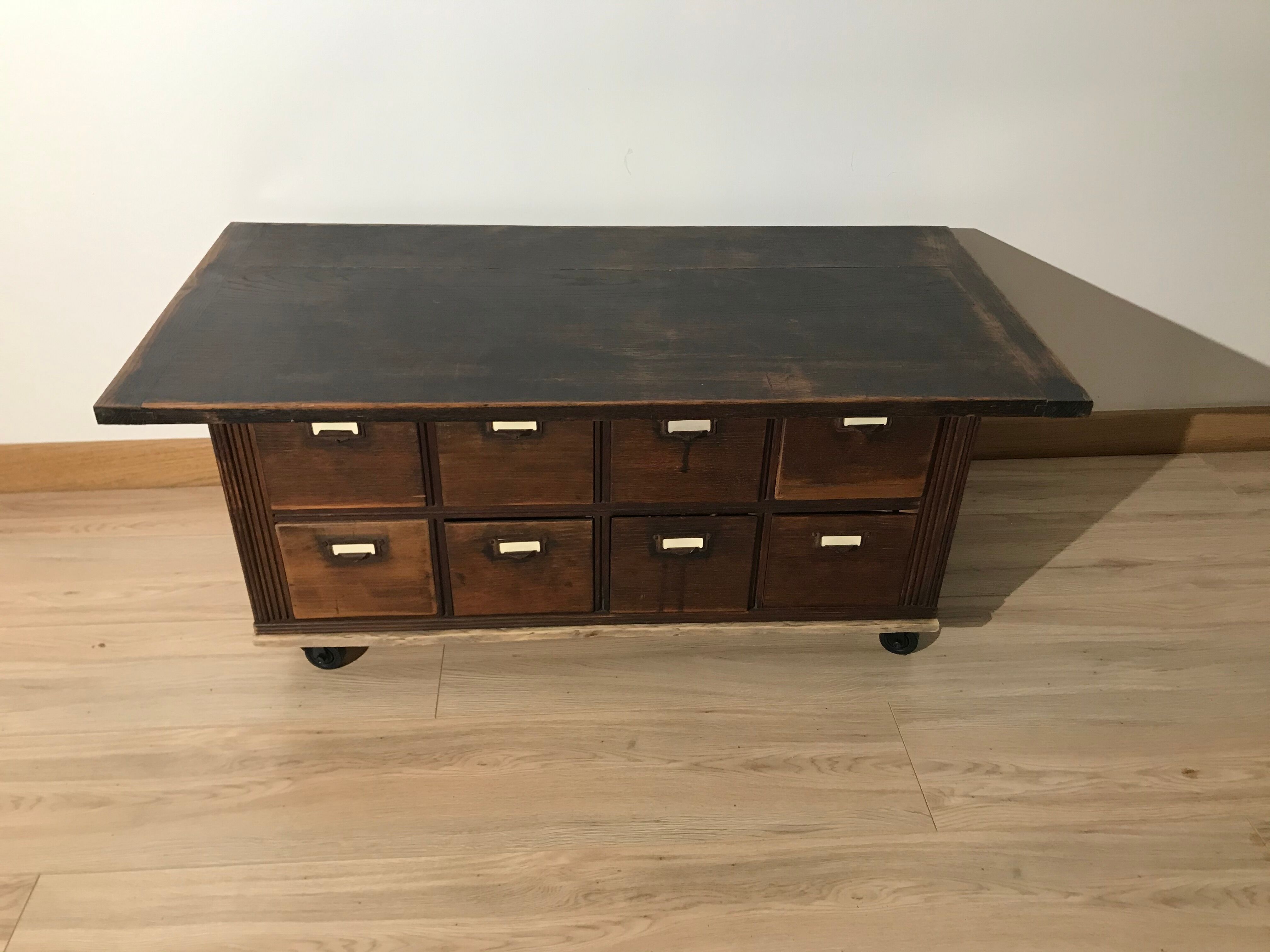 Professional furniture revisited in coffee table