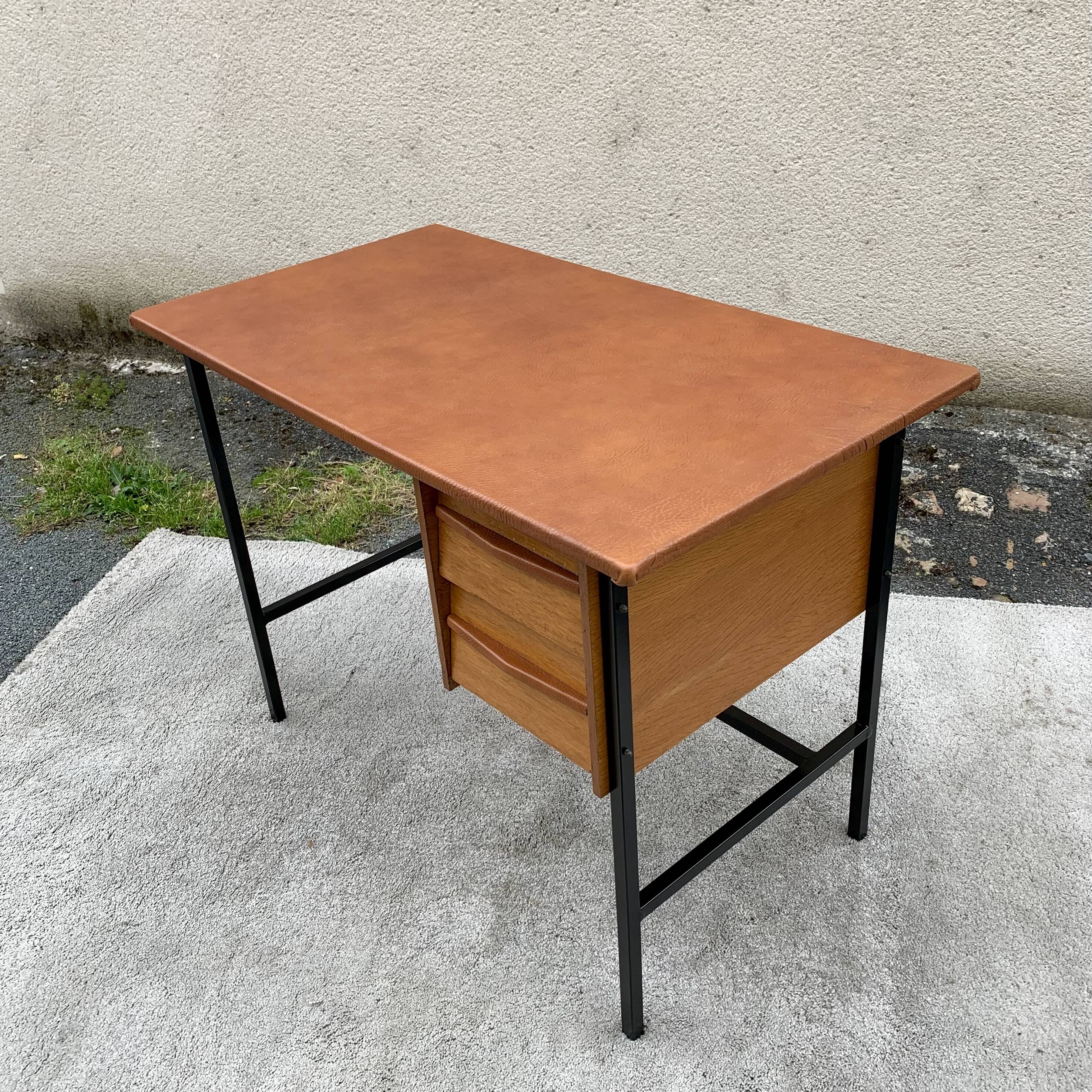 Desk with 2 drawers, leather top, Havana, 1950.