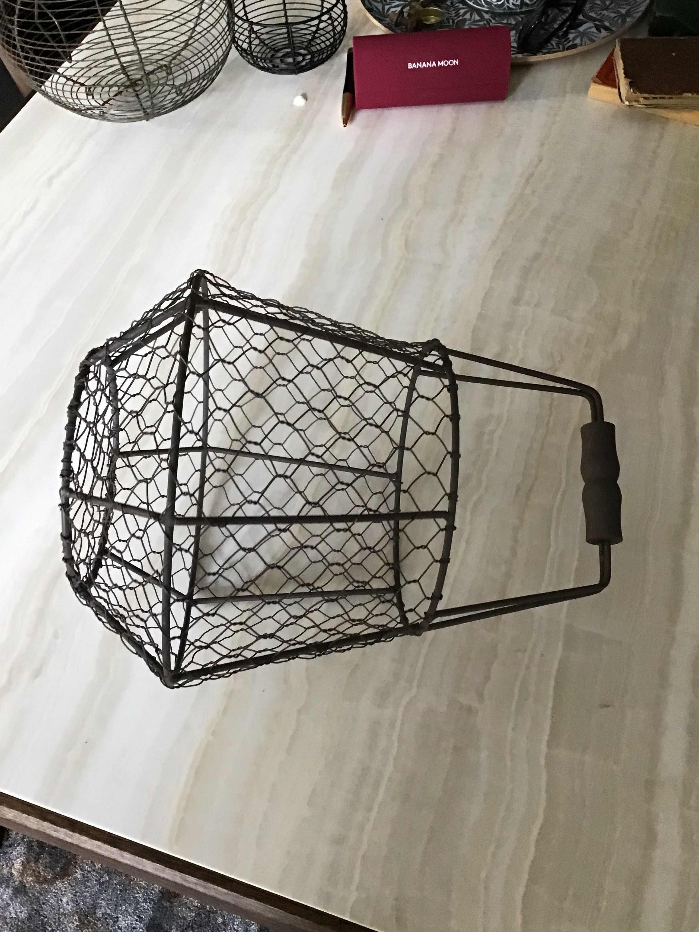 Egg basket