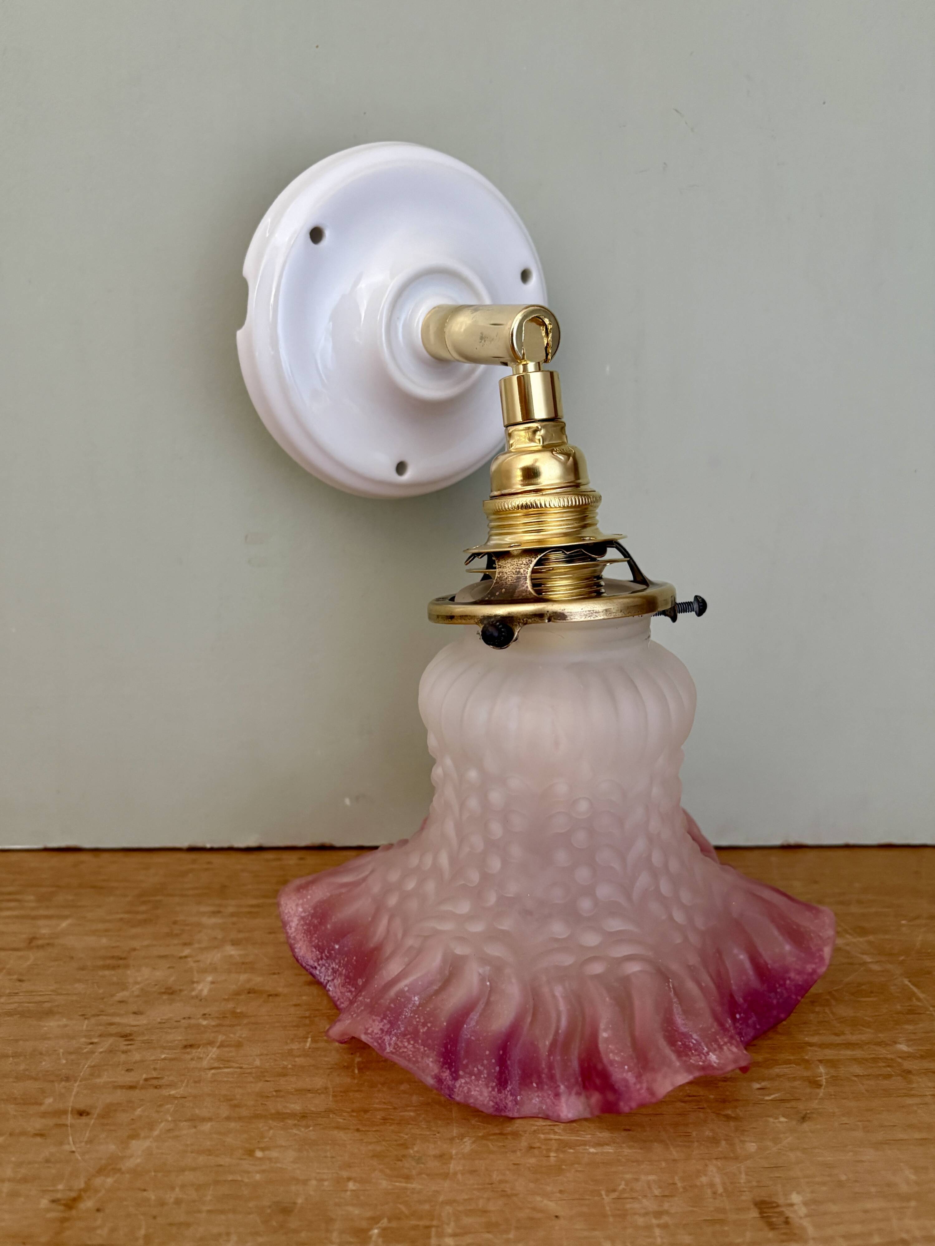 Vintage tulip wall lamp in white and pink frosted glass