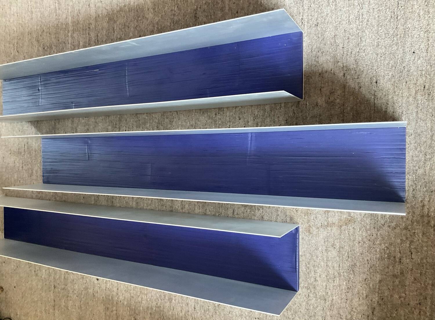 Series 3 contemporary wall-mounted bookcase shelves in aluminum and wood