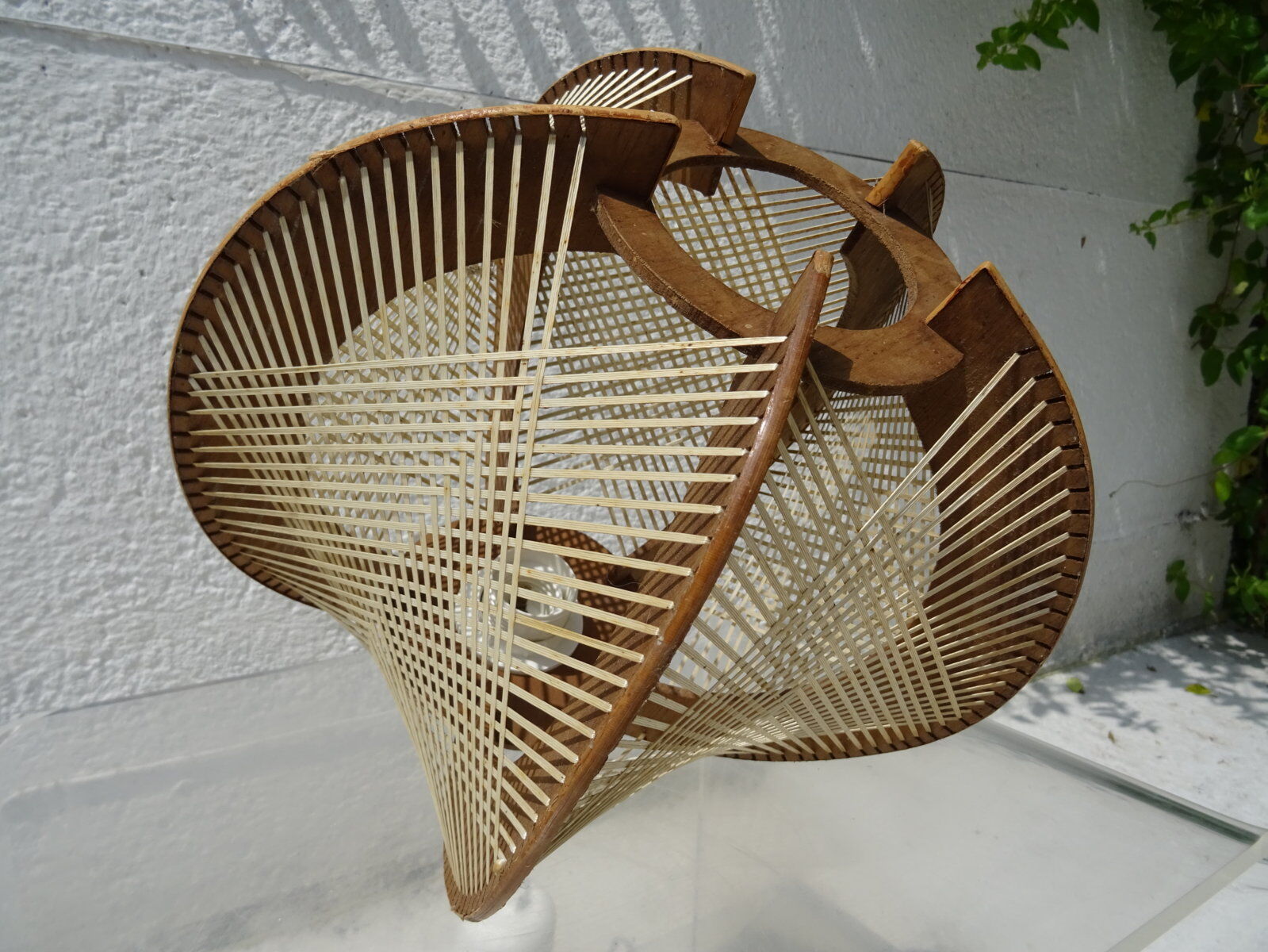 Scandinavian hanging lamp wire and wood