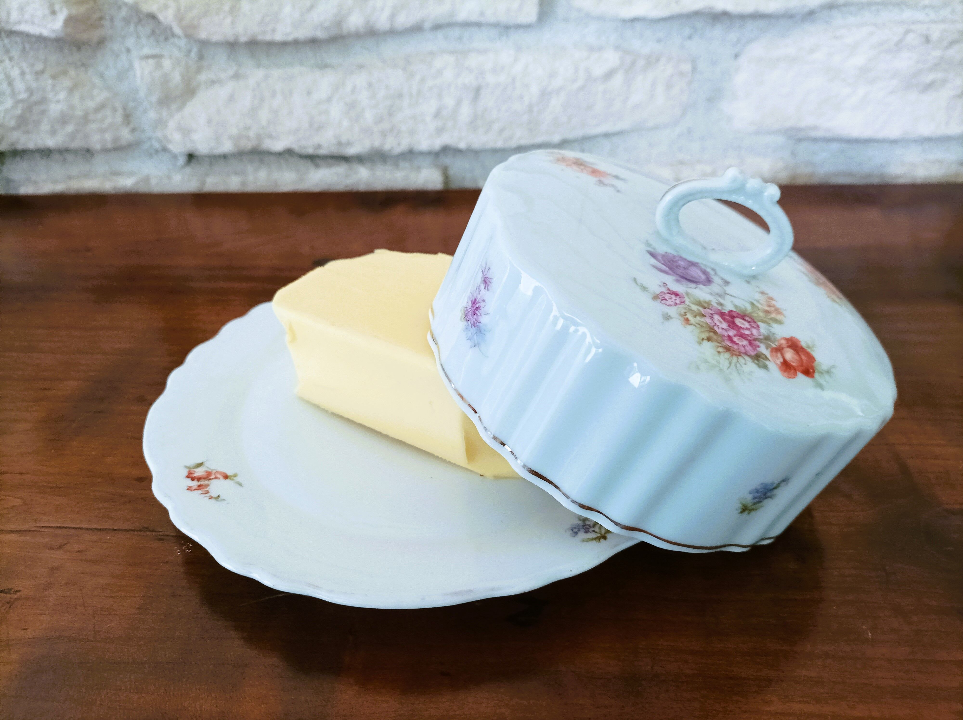 Butter dish