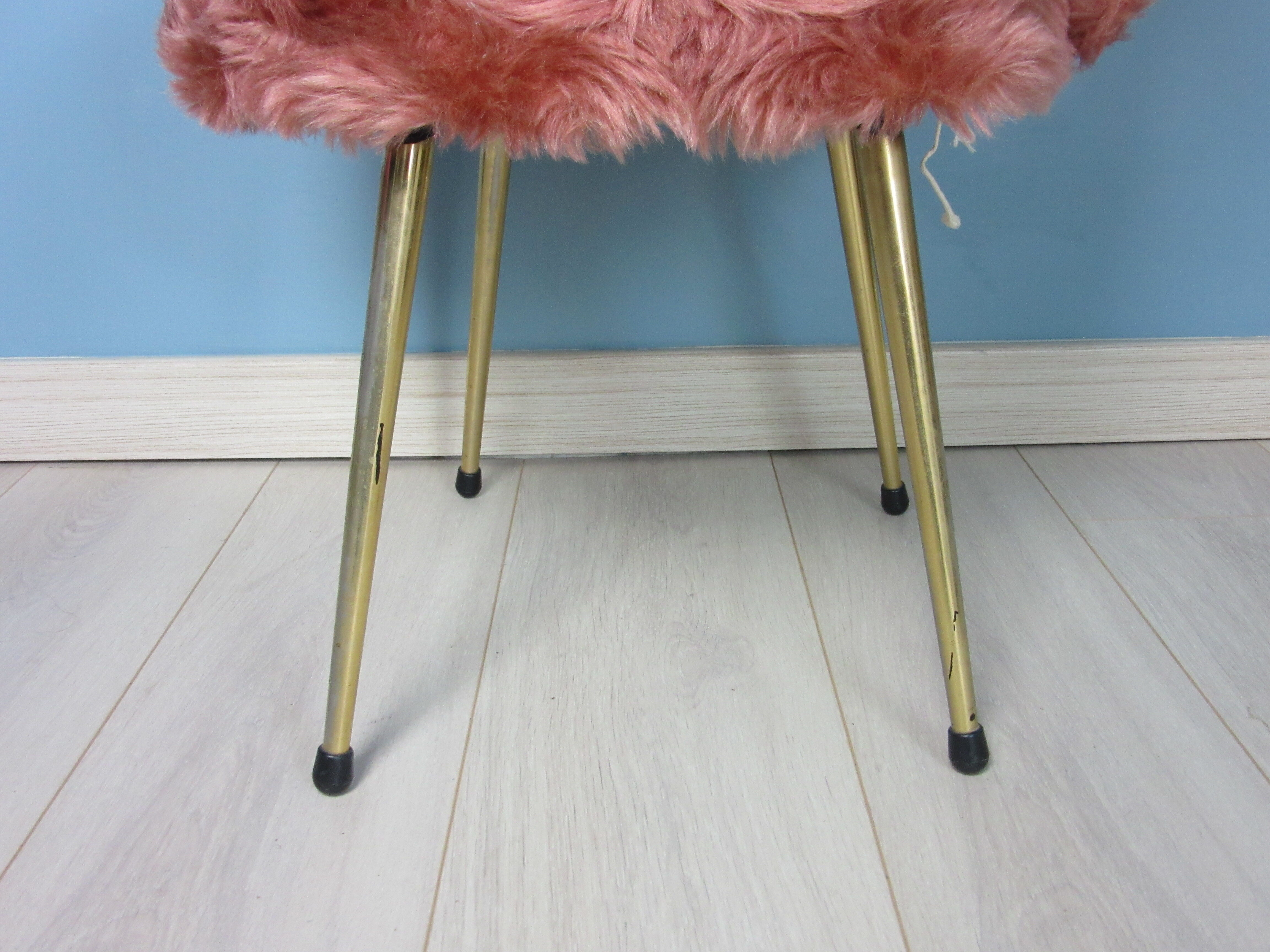 Pink moumoute chair