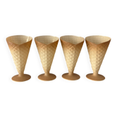 Ensemble de 4 coupes à dessert en forme de cornet de glace italienne, vers 1980.