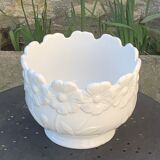 Pot cover in ceramic slurry glazed white floral pattern
