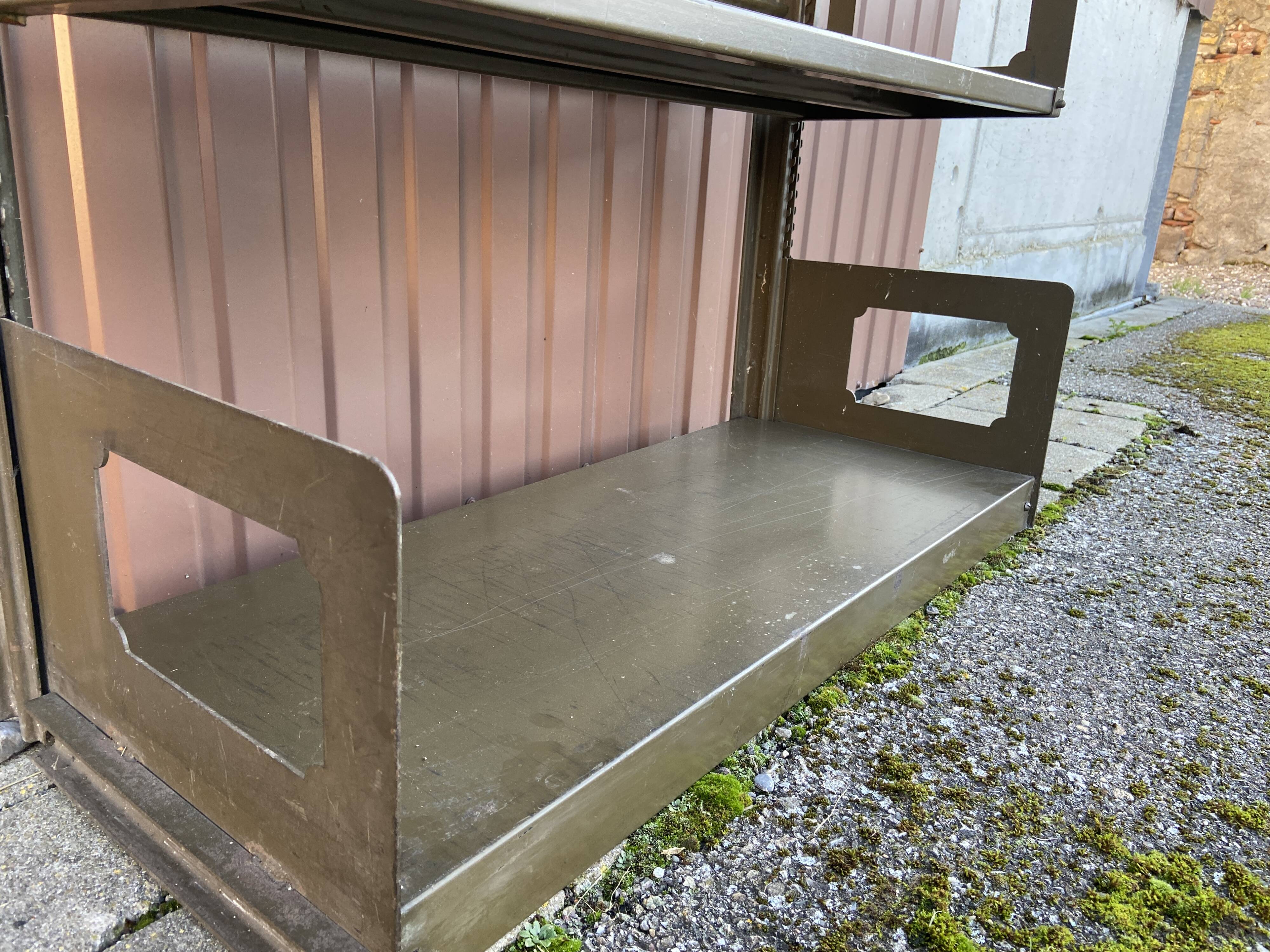Étagère industrielle métal Strafor 1930s