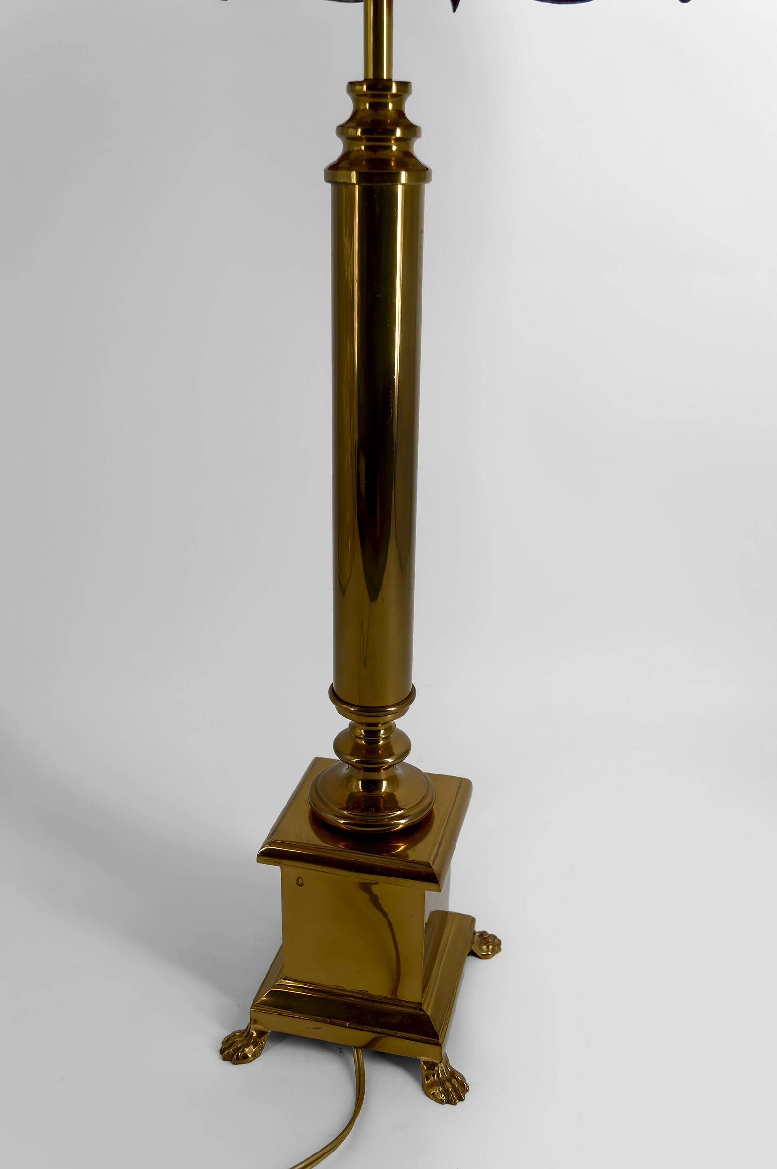Important Tiffany-style lamp, bronze and stained glass – 20th century