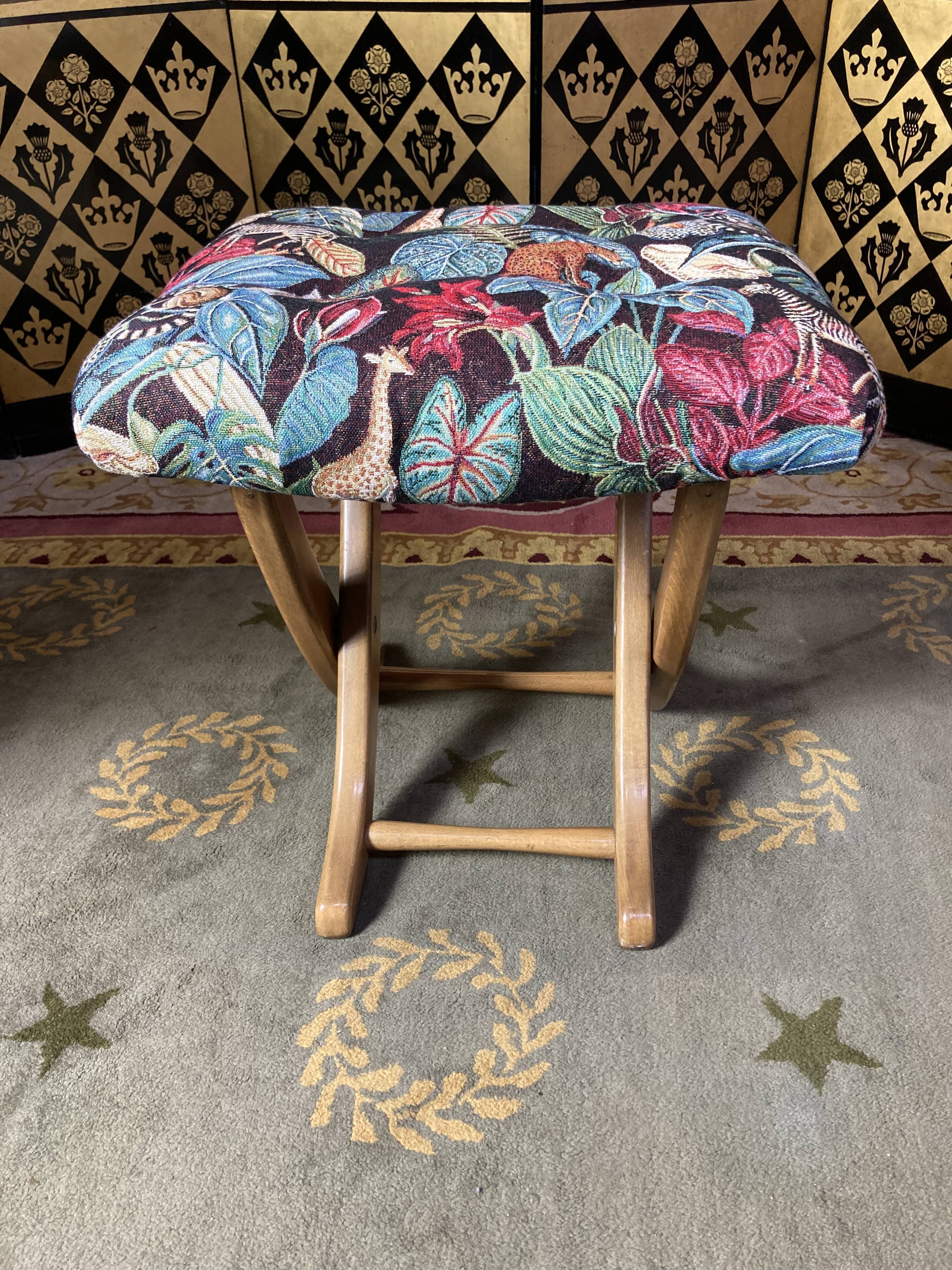 Pair of poly comfort armchairs and 1 footrest