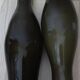 Paire de vases en verre taupe