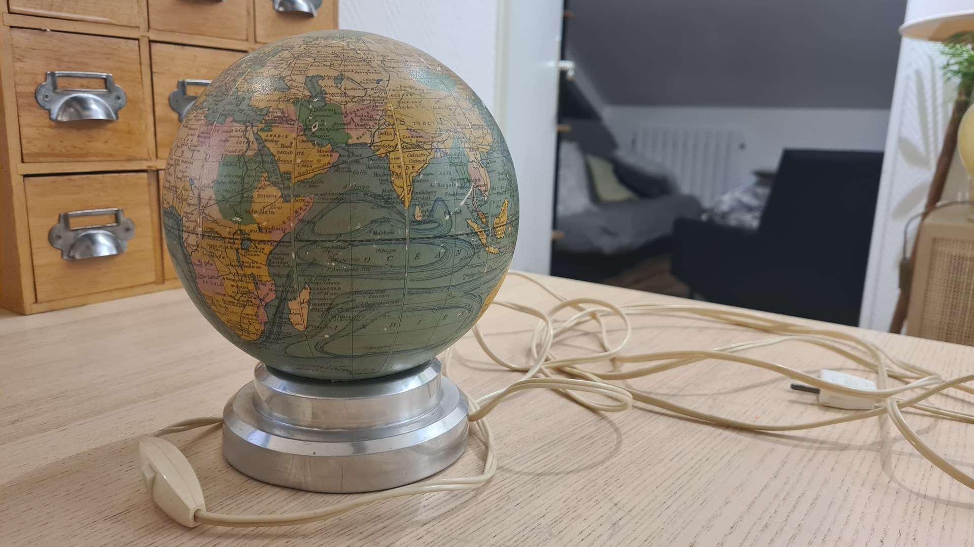 Glass globe J. Forest - 1940