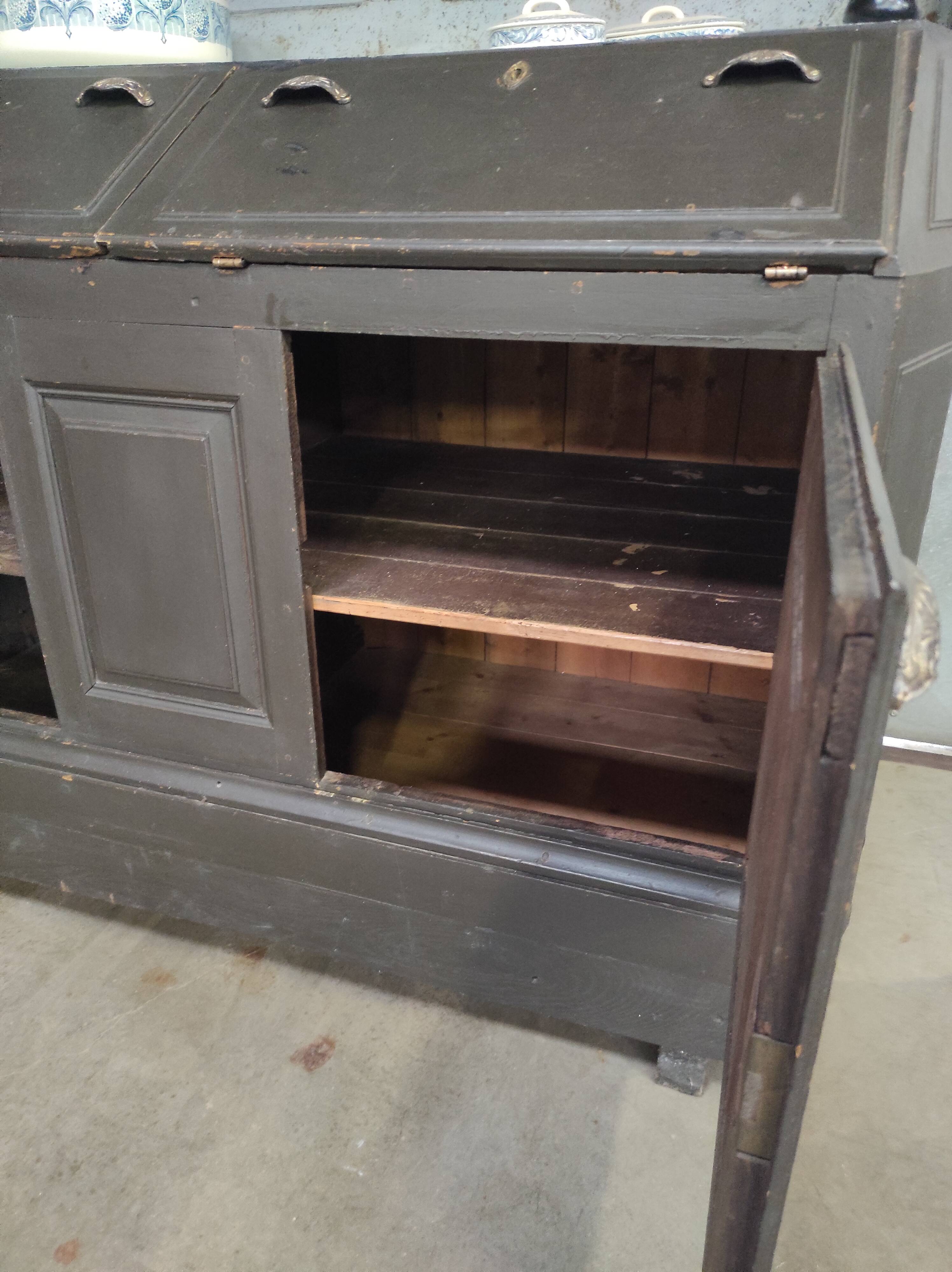 Buffet gris 1910 | Garde-manger ancien aux accents dorés