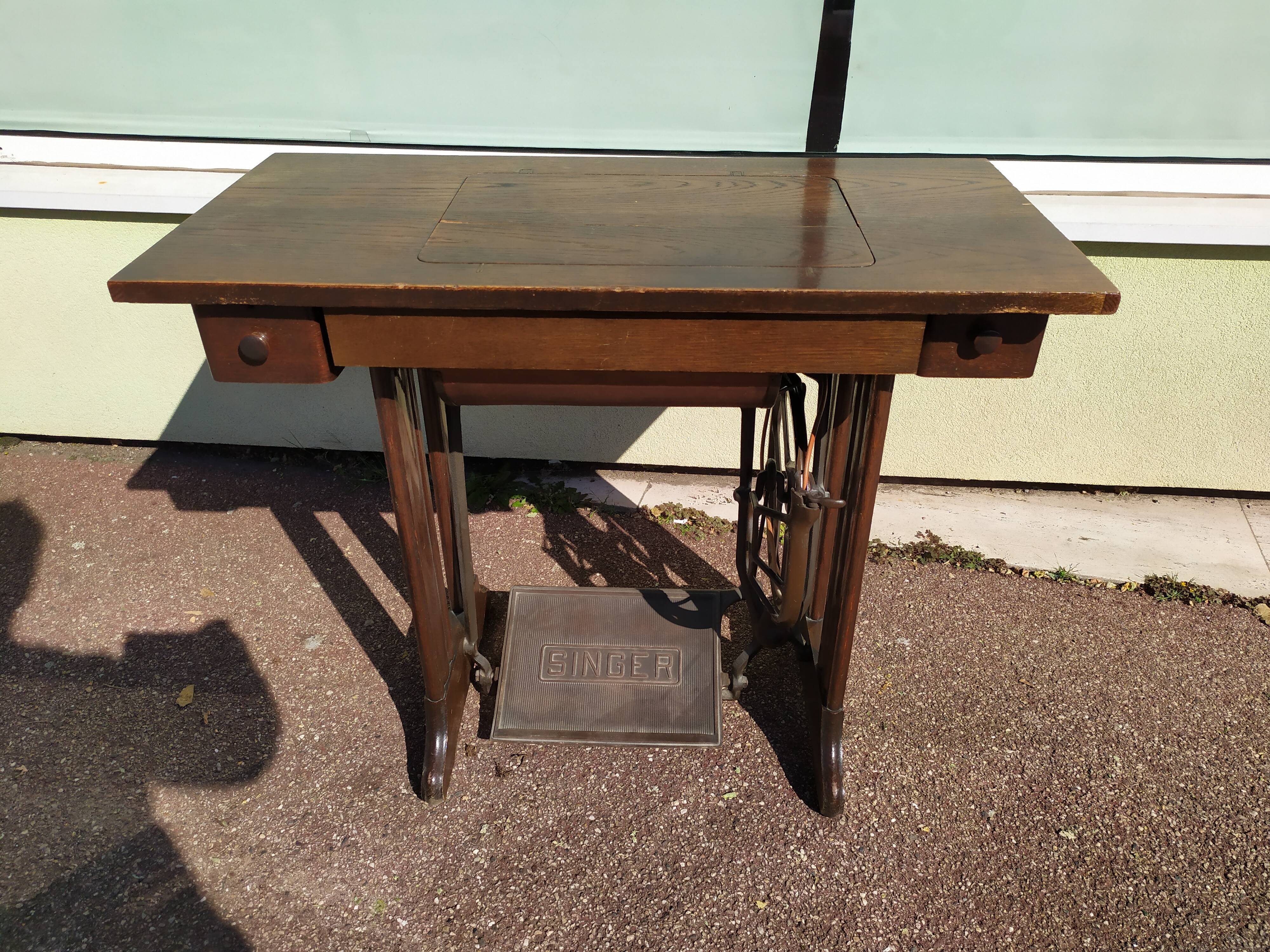 Meuble pour machine a coudre Singer - petit Bureau
