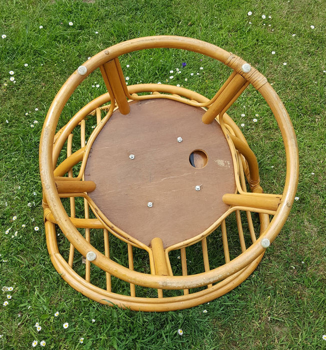 Fauteuil en rotin pivotant