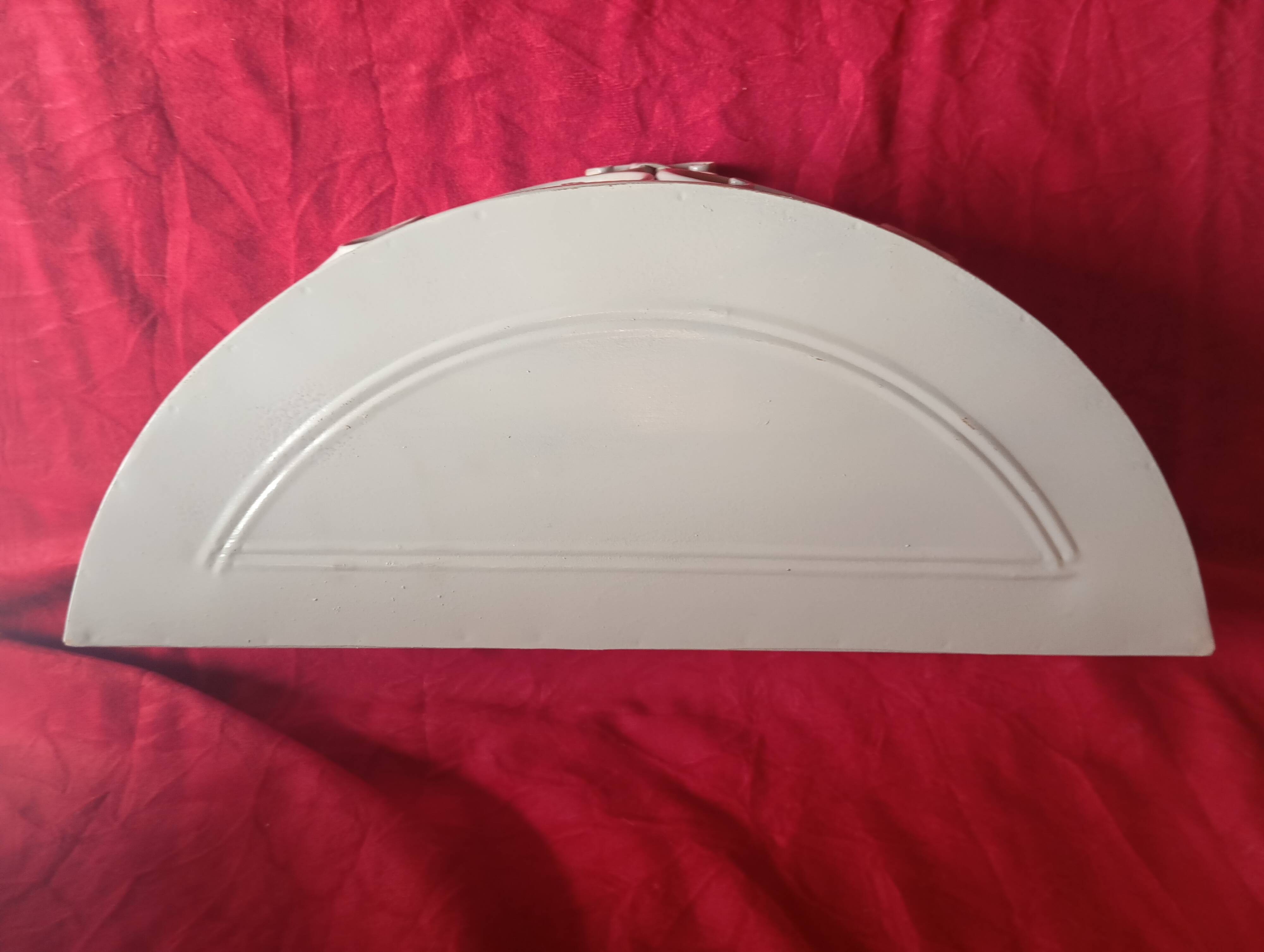 Metal hanging console