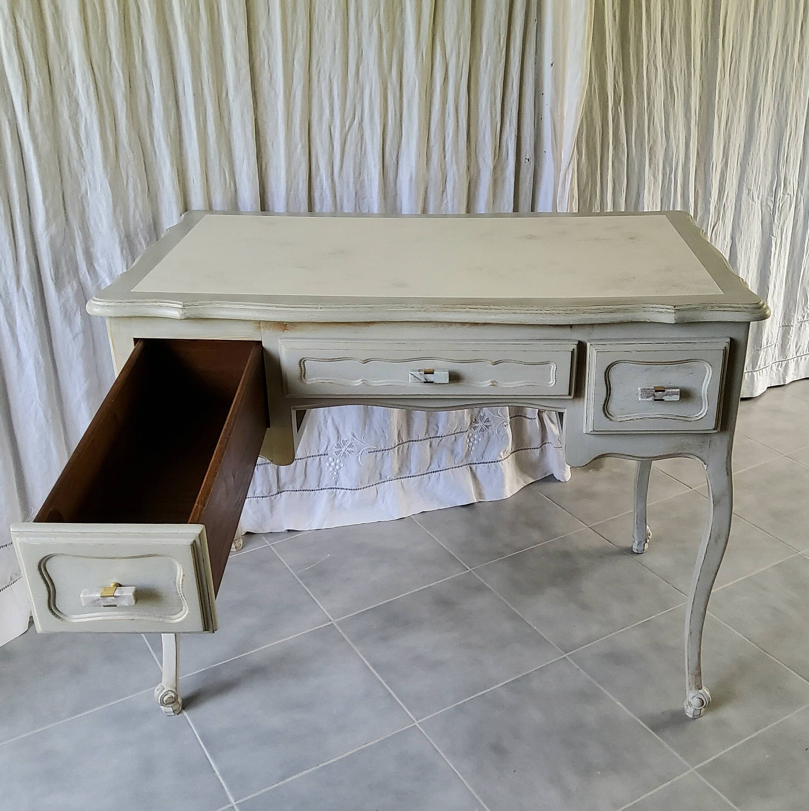 Bureau patiné