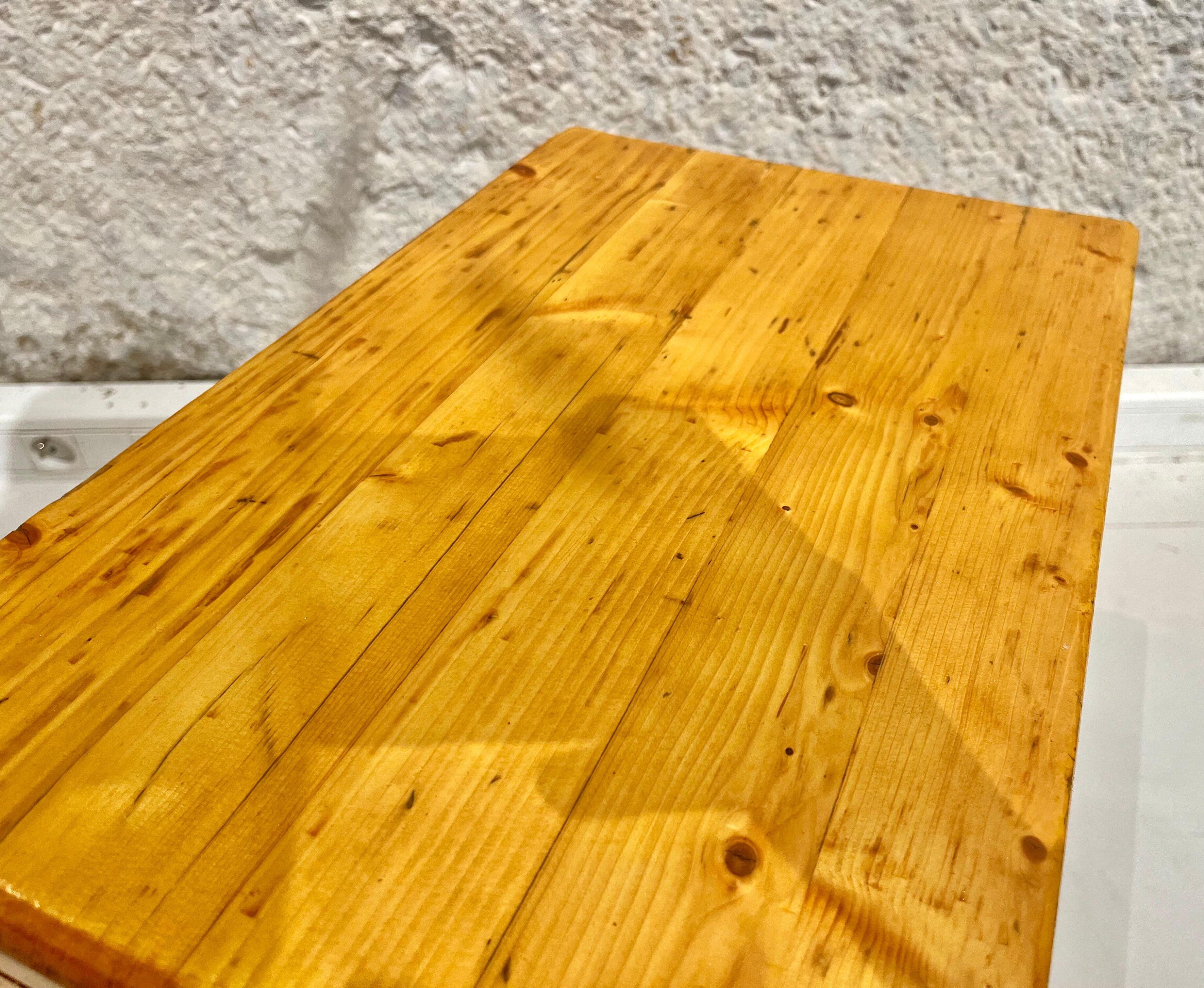 Set of 2 pine stools model "les Arcs"